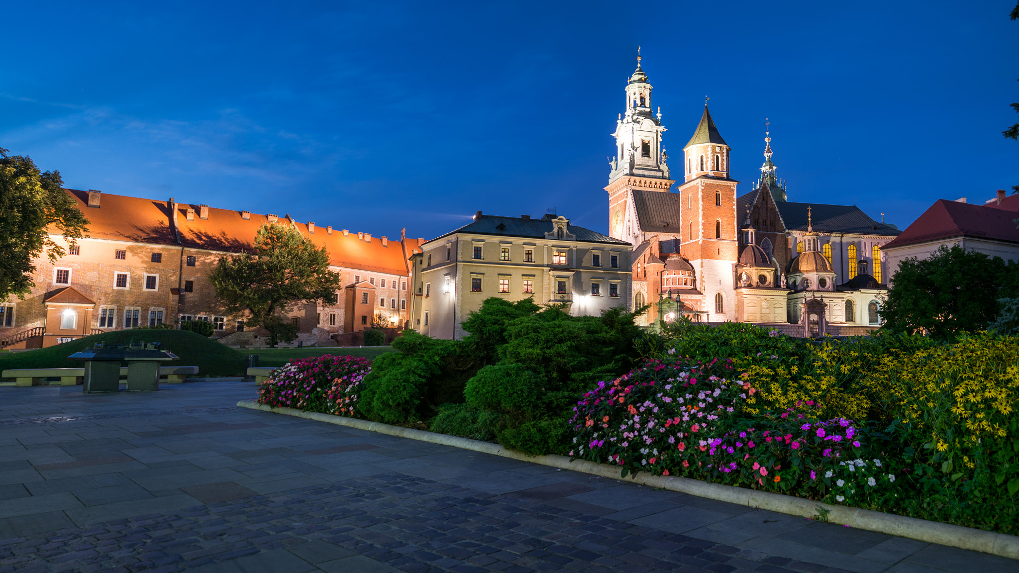 Samsung NX30 + Samsung NX 18-55mm F3.5-5.6 OIS sample photo. Wawel photography