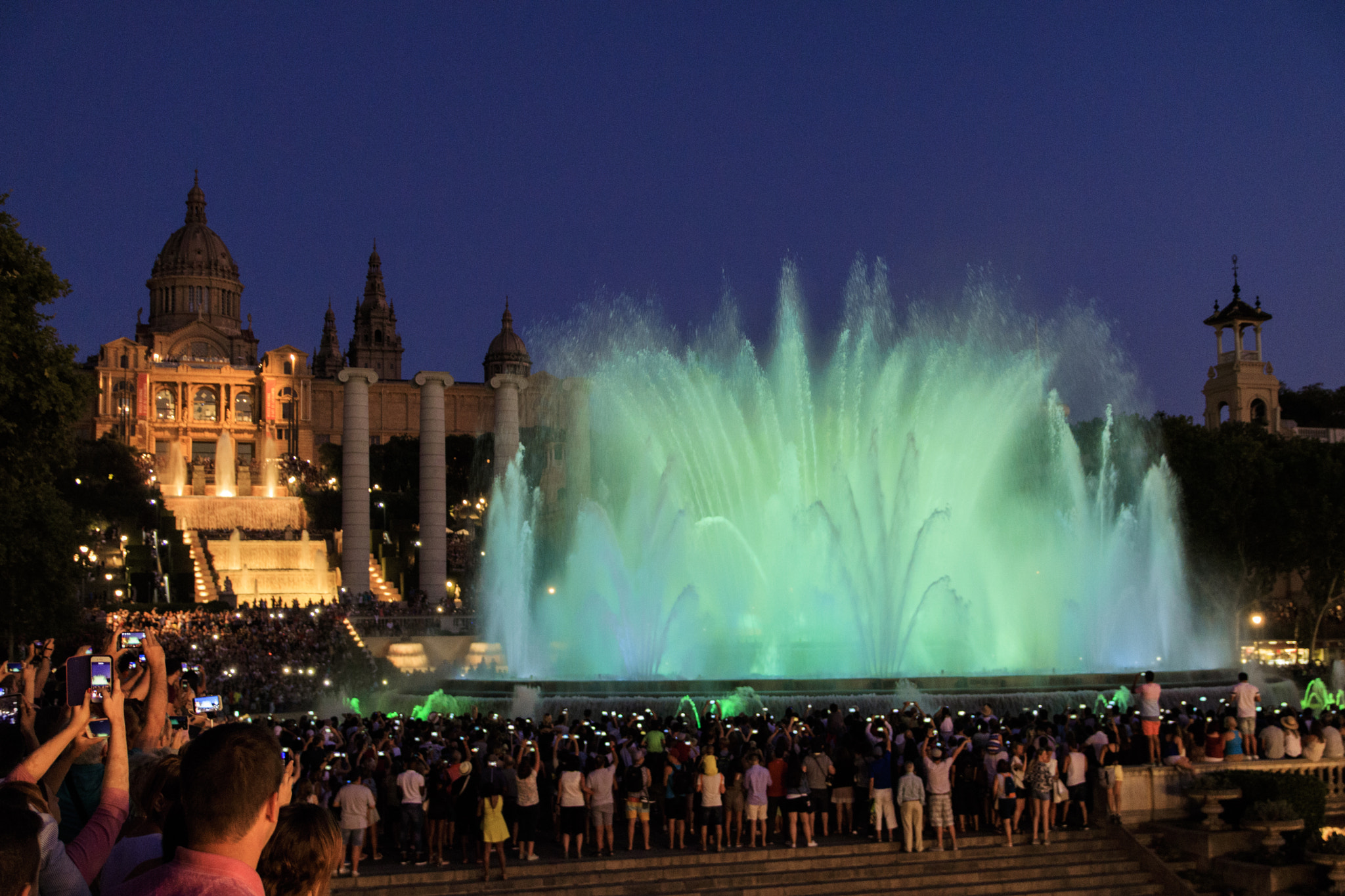 Canon EOS 750D (EOS Rebel T6i / EOS Kiss X8i) sample photo. Fountain photography