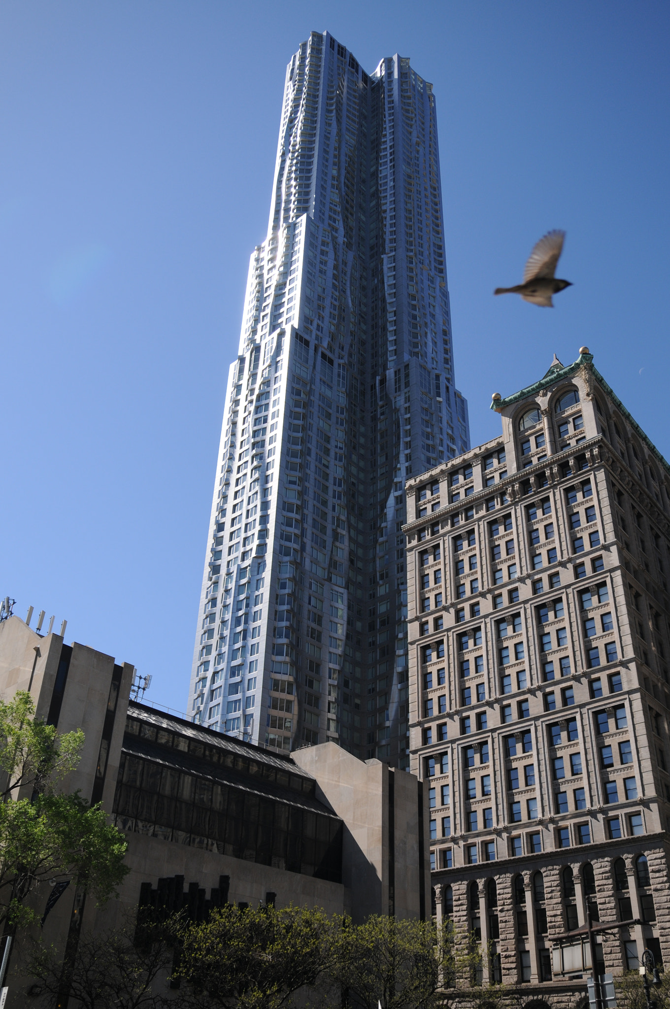 Nikon D300 sample photo. Before to cross the brooklyn bridge, i was interested by this original building. photography