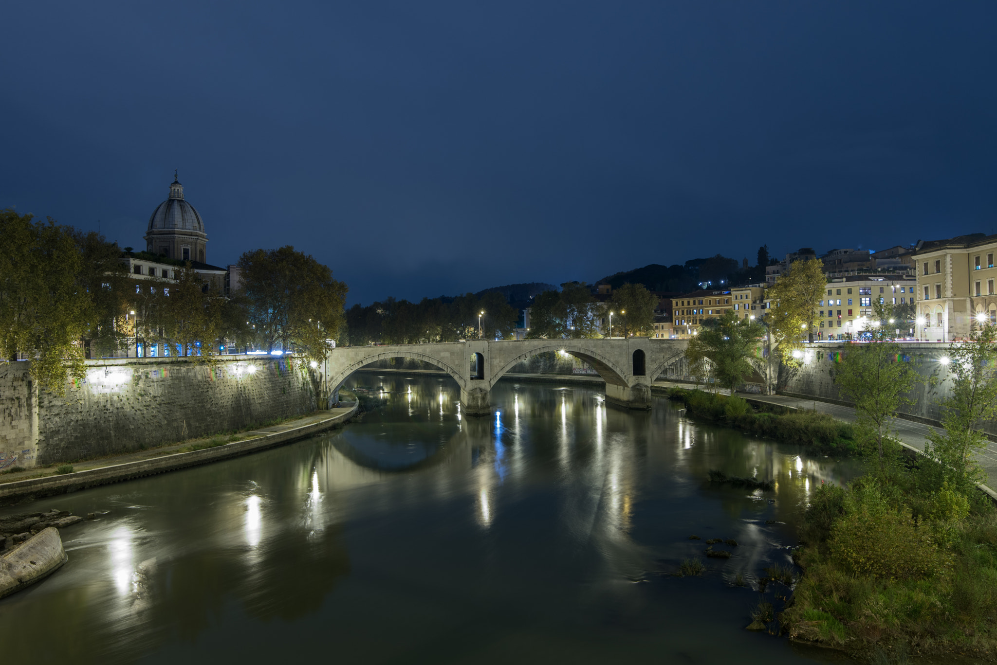 Tokina AT-X 16-28mm F2.8 Pro FX sample photo. Ponte vittorio emanuele photography