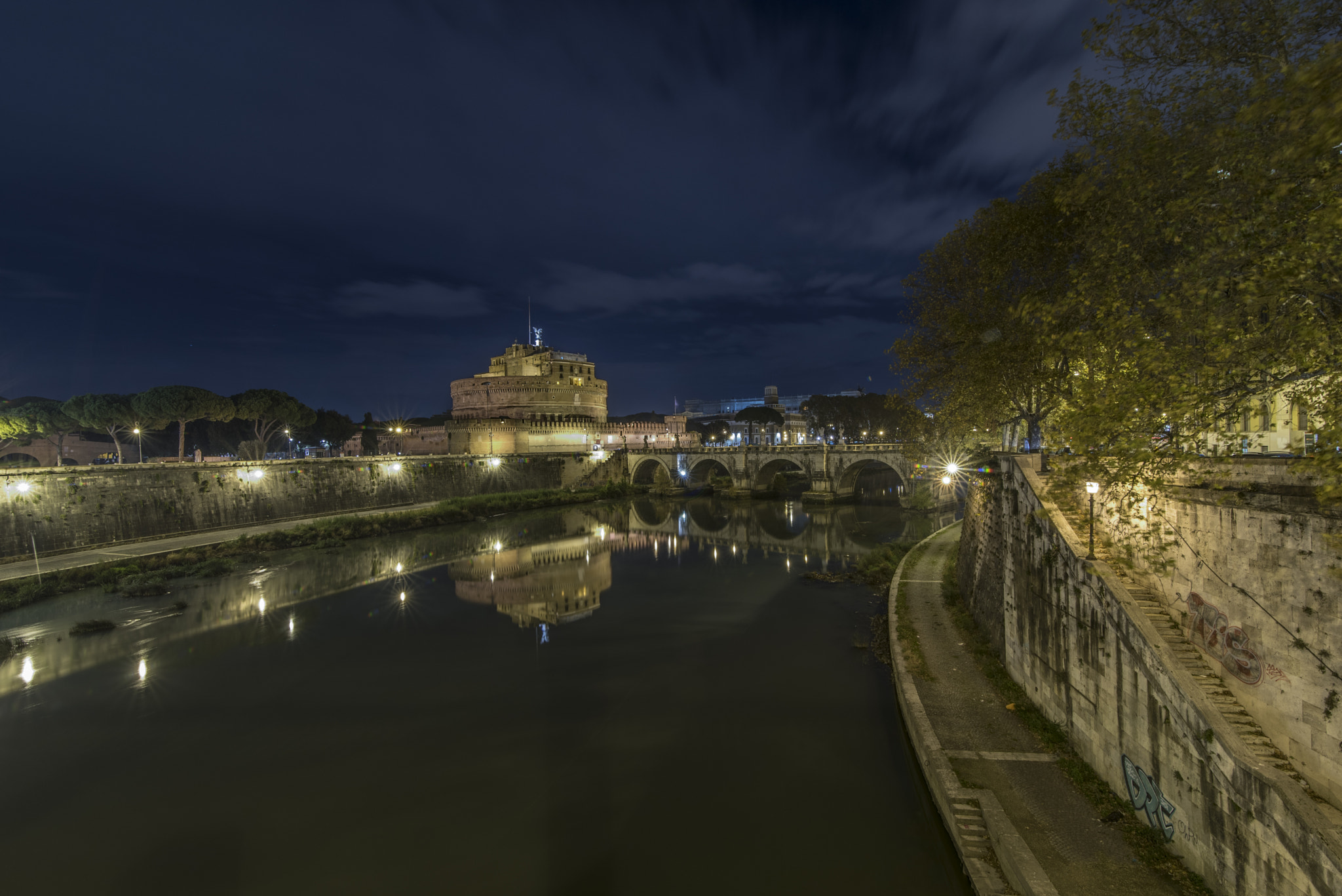 Tokina AT-X 16-28mm F2.8 Pro FX sample photo. Angeli e demoni photography