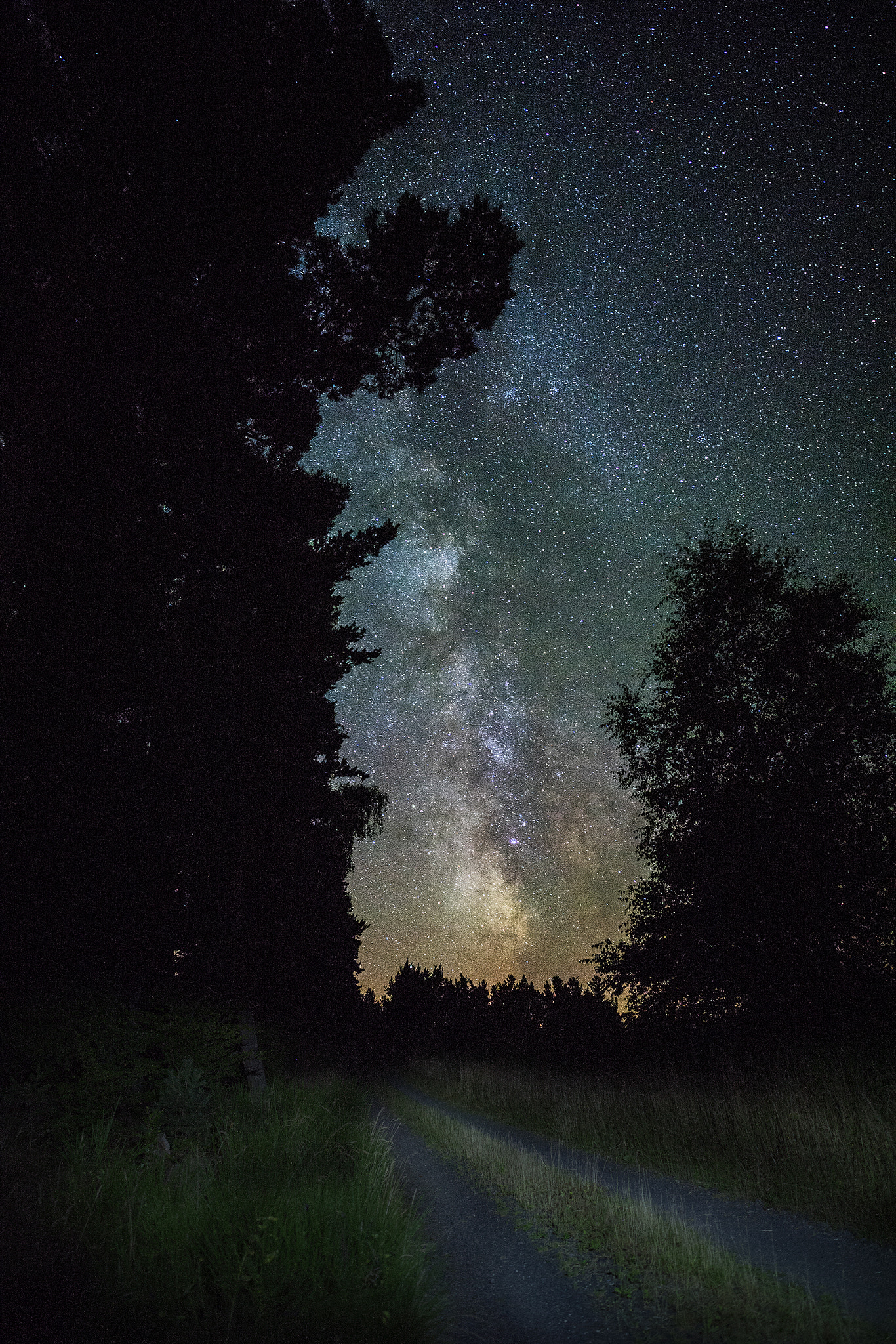 Sony a7 II + E 21mm F2.8 sample photo. On the way back home photography