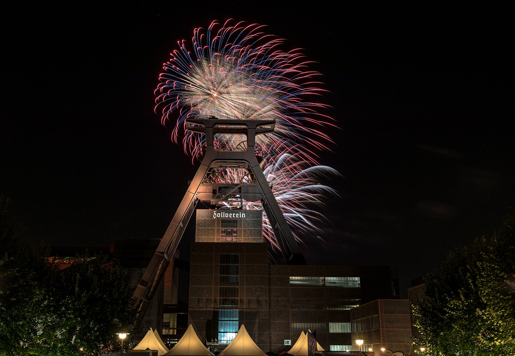 Canon EF 35mm F1.4L II USM sample photo. Fireworks at zeche zollverein essen, germany photography