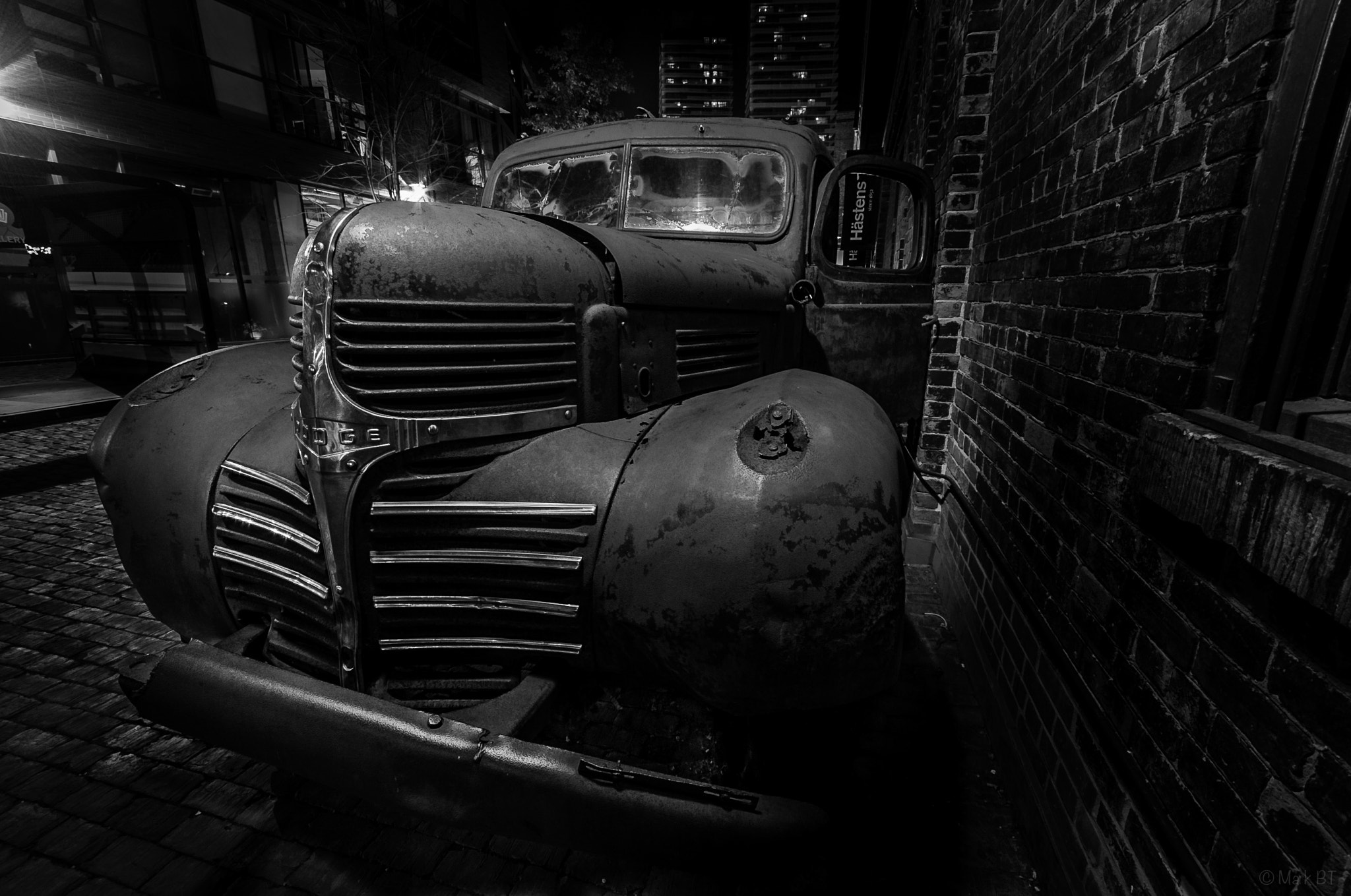 Sigma 10-20mm F4-5.6 EX DC HSM sample photo. Still hangin' in there photography