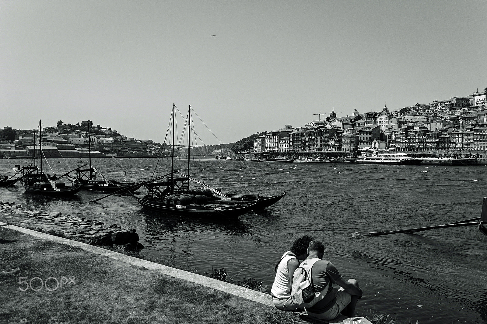Canon EOS 500D (EOS Rebel T1i / EOS Kiss X3) sample photo. Flirt with your feet on the douro river. photography