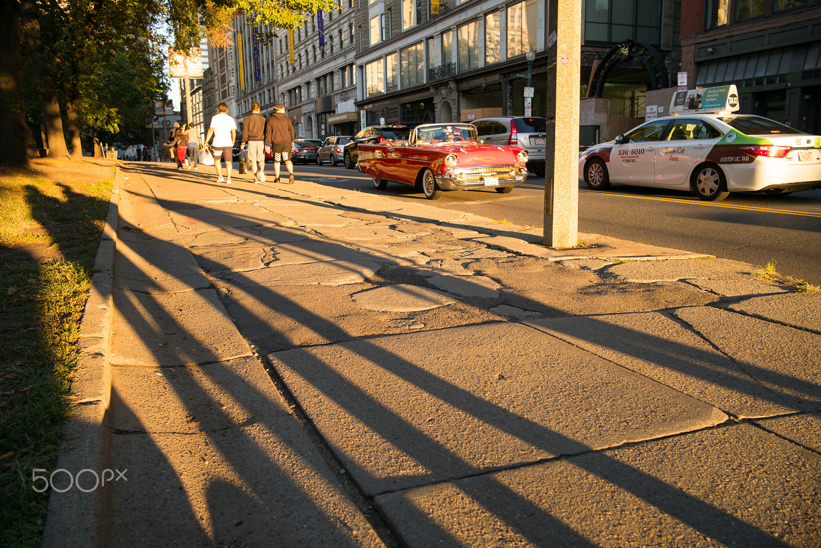 Summilux-M 1:1.4/28 ASPH. sample photo. Long shadows photography