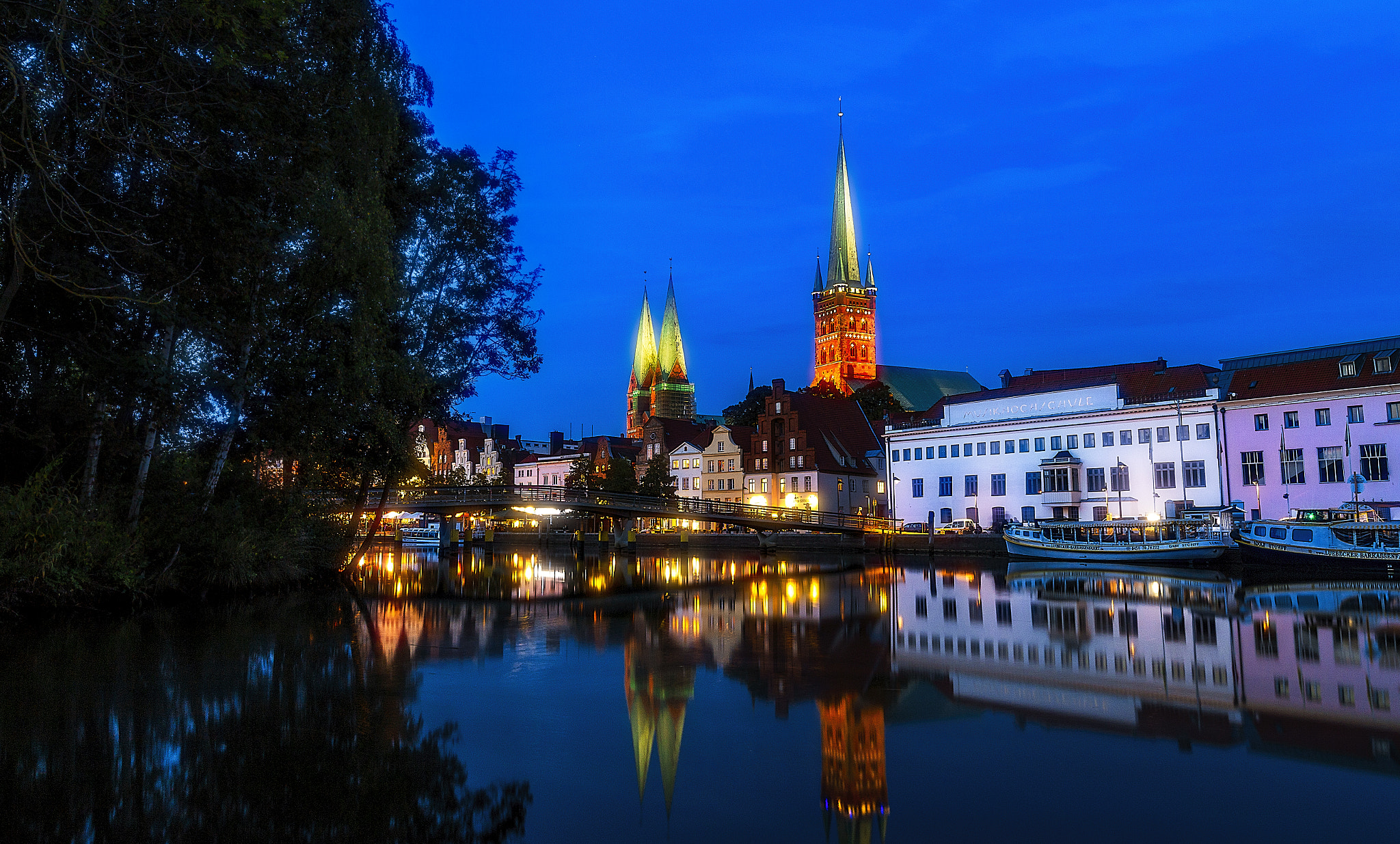 Canon EOS 70D + Canon EF 300mm f/2.8L sample photo. Lübeck photography