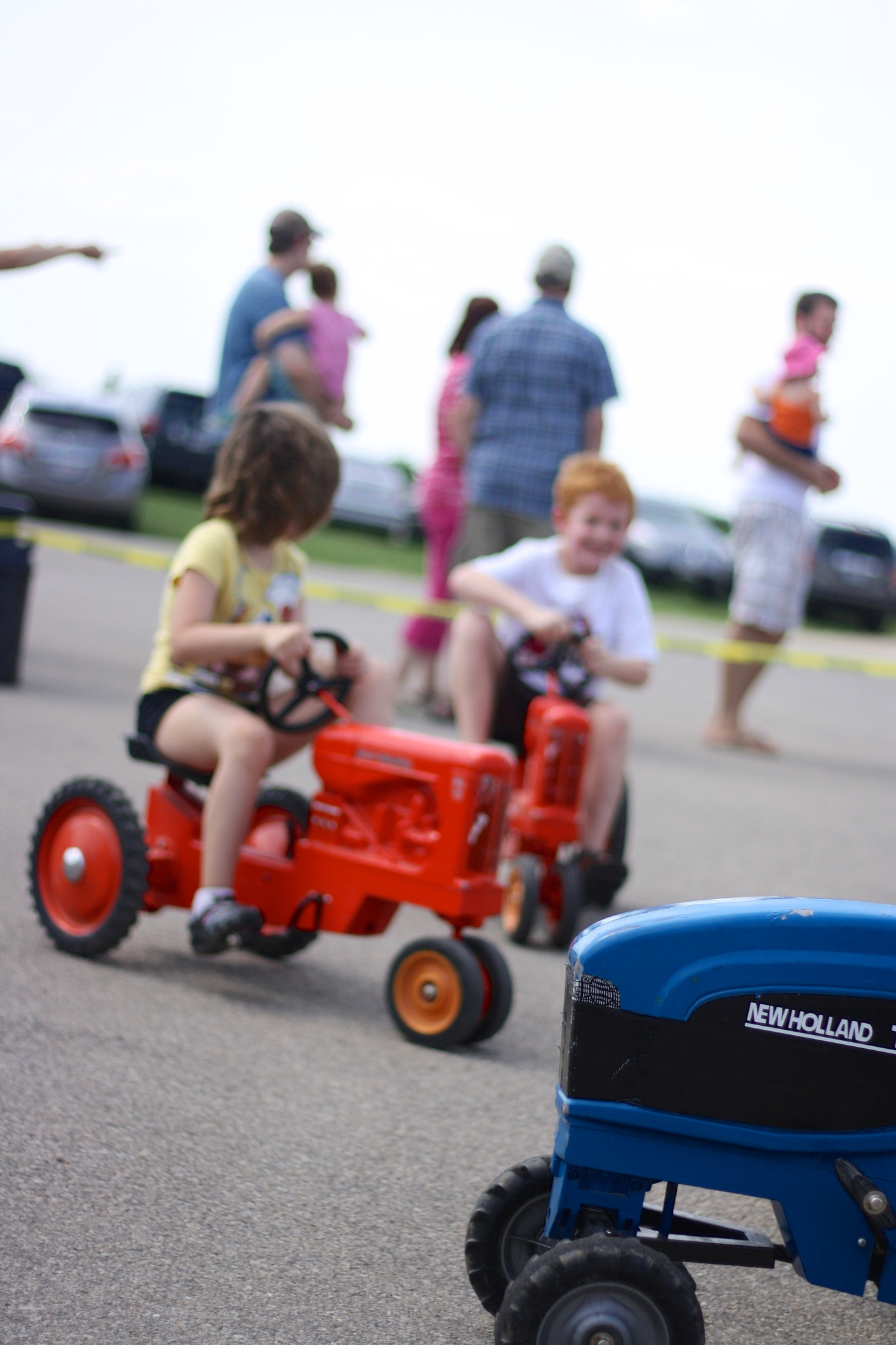 Canon EOS 1000D (EOS Digital Rebel XS / EOS Kiss F) sample photo. Kids and tractors photography