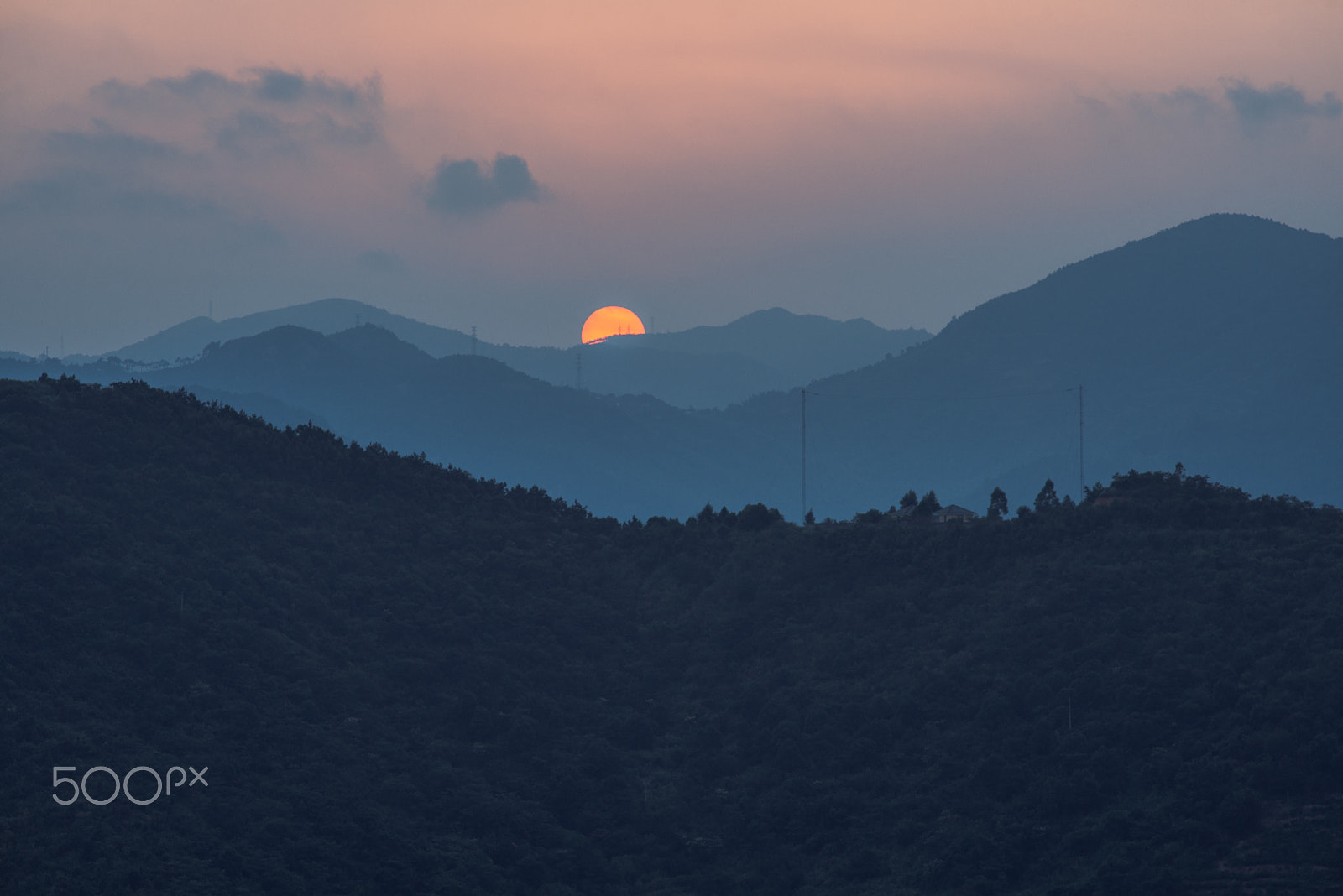 Nikon D610 + Nikon AF Nikkor 180mm F2.8D ED-IF sample photo. Sundown photography