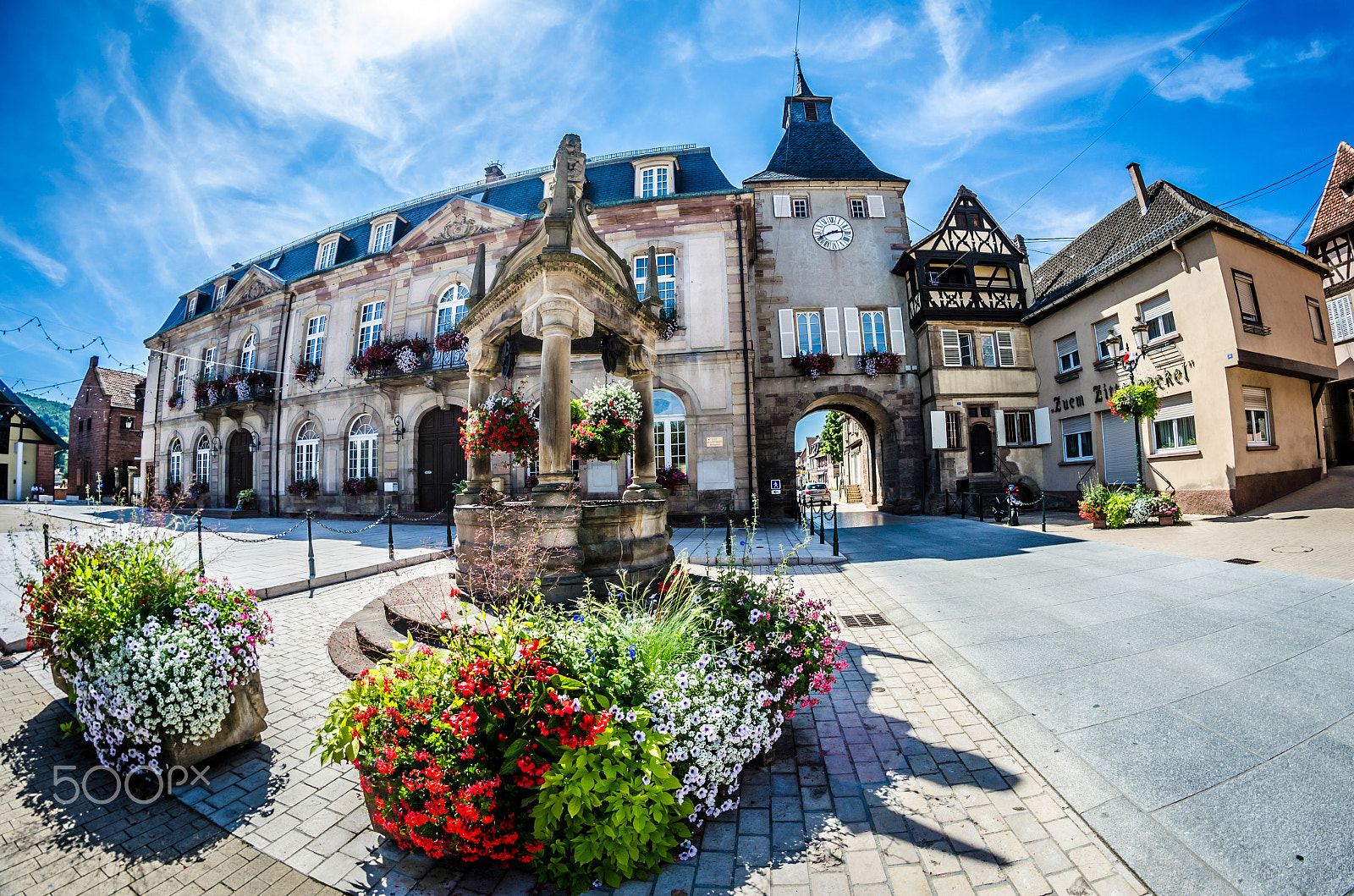 Nikon D7000 + Samyang 8mm F3.5 Aspherical IF MC Fisheye sample photo. Le superbe puit (rosheim) photography