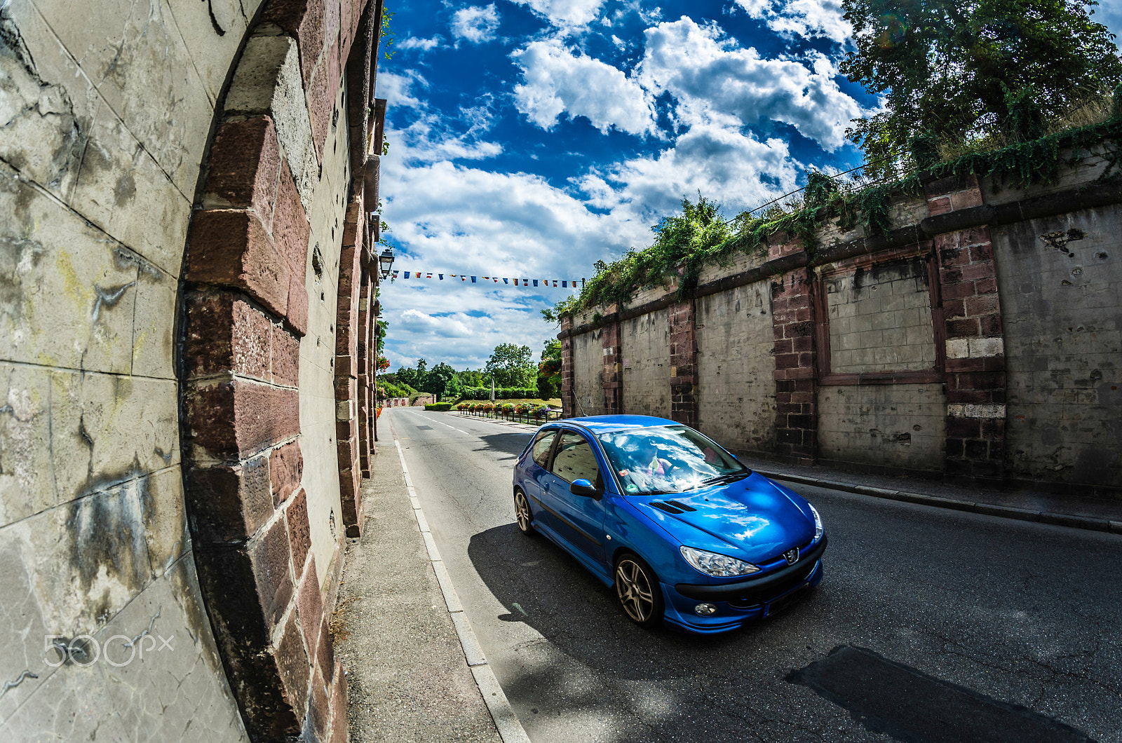 Nikon D7000 + Samyang 8mm F3.5 Aspherical IF MC Fisheye sample photo. Une teinte bleutée (neuf brisach) photography