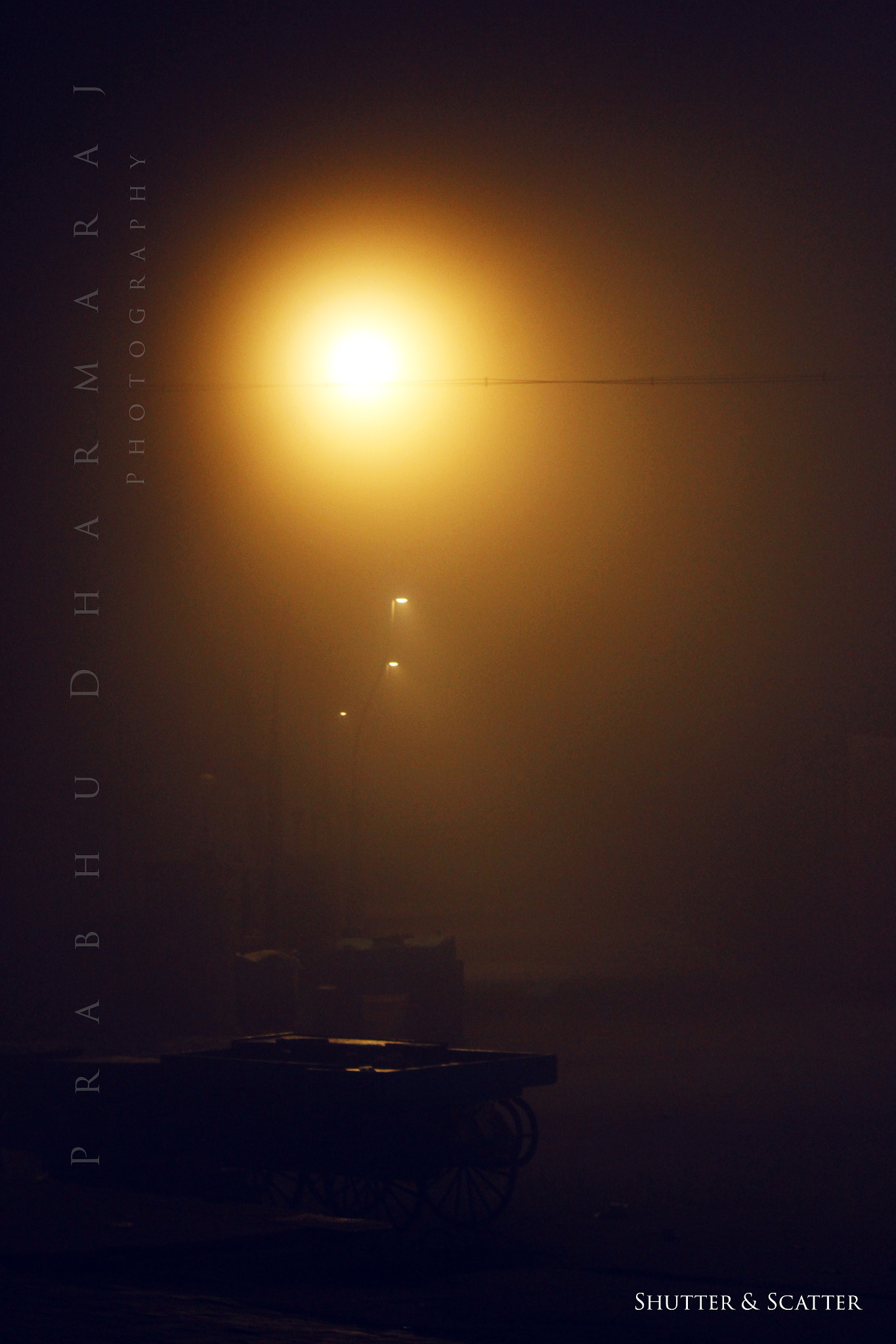 Canon EOS 60D + Canon EF 135mm F2.8 SF sample photo. Foggy street photography