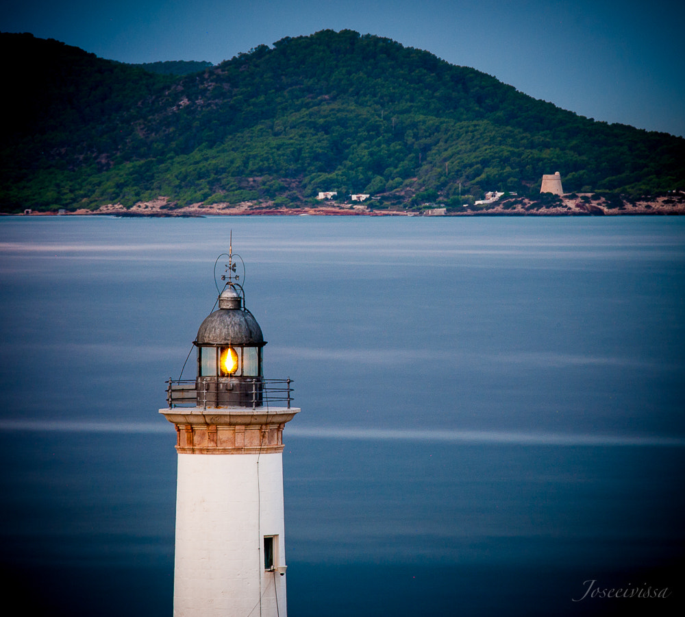 Nikon D90 + Sigma 70-200mm F2.8 EX DG OS HSM sample photo. El faro y la torre photography