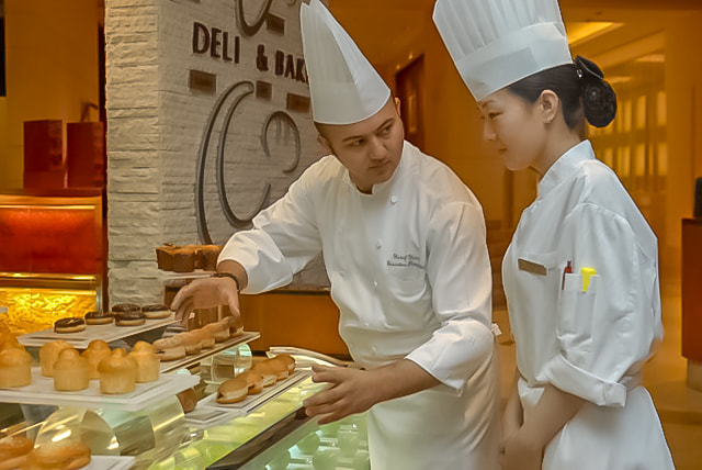 Sigma 17-70mm F2.8-4.5 DC Macro Asp. IF sample photo. Chefs photography