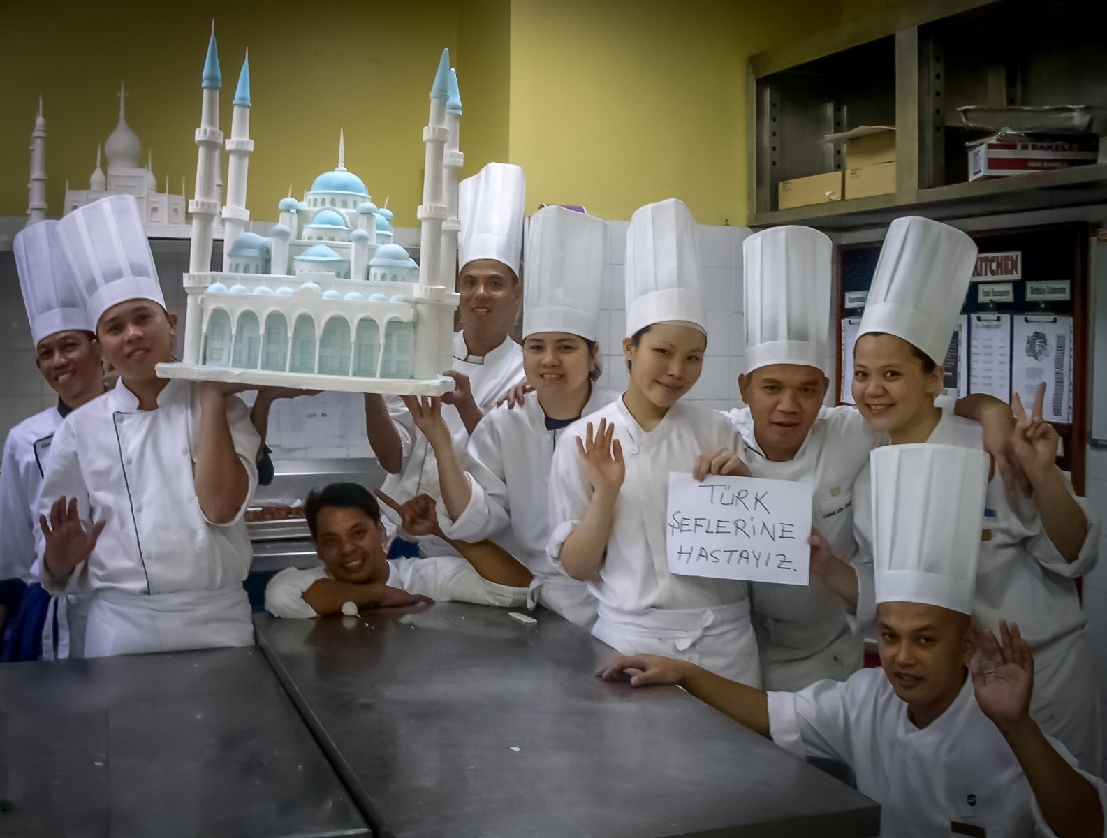 KONICA MINOLTA DiMAGE F300 sample photo. Chefs photography