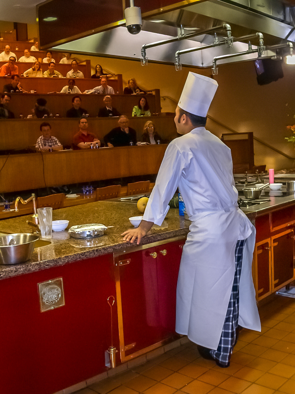 KONICA MINOLTA DiMAGE F300 sample photo. Chefs photography