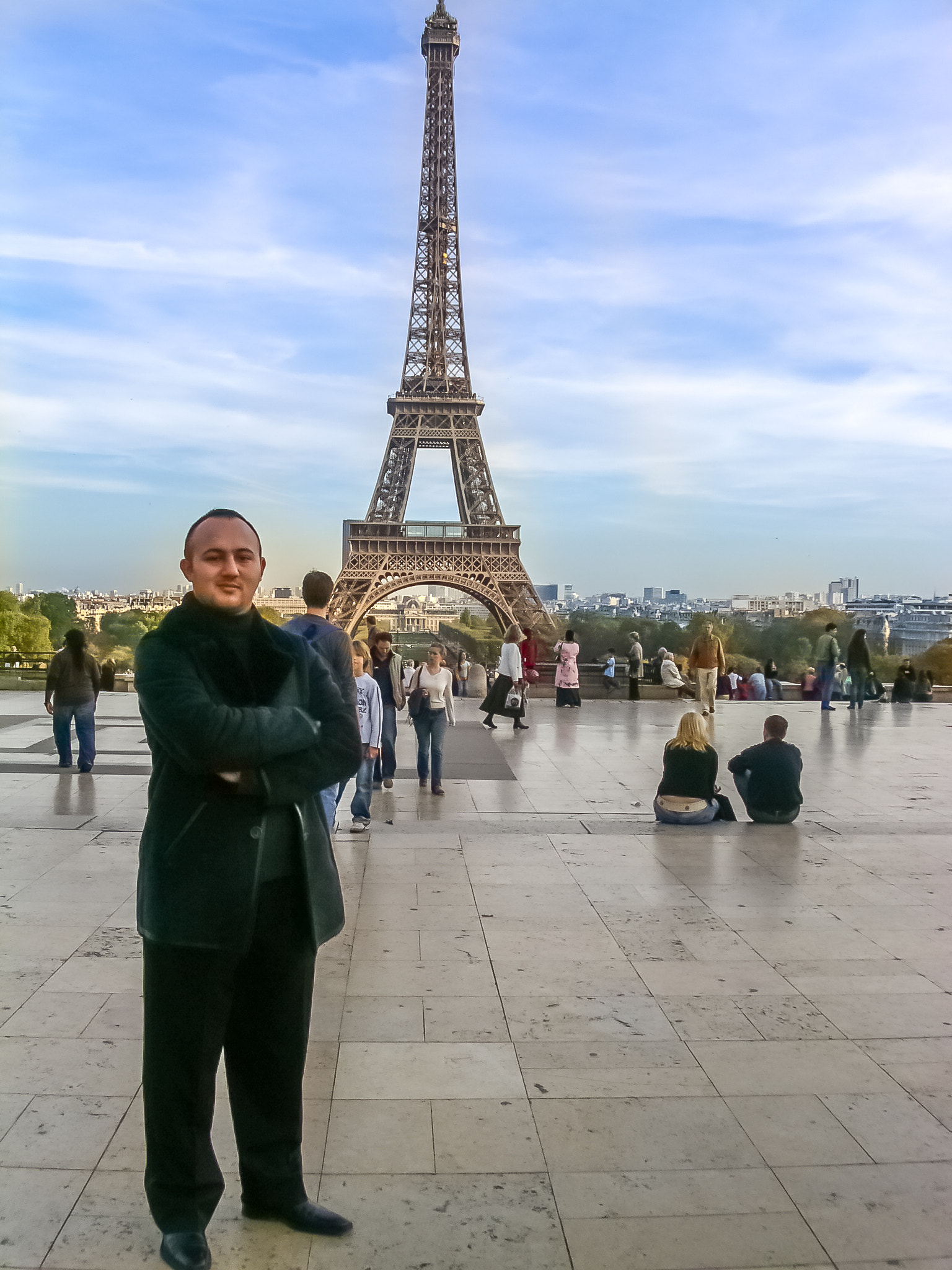 KONICA MINOLTA DiMAGE F300 sample photo. Chef in paris photography