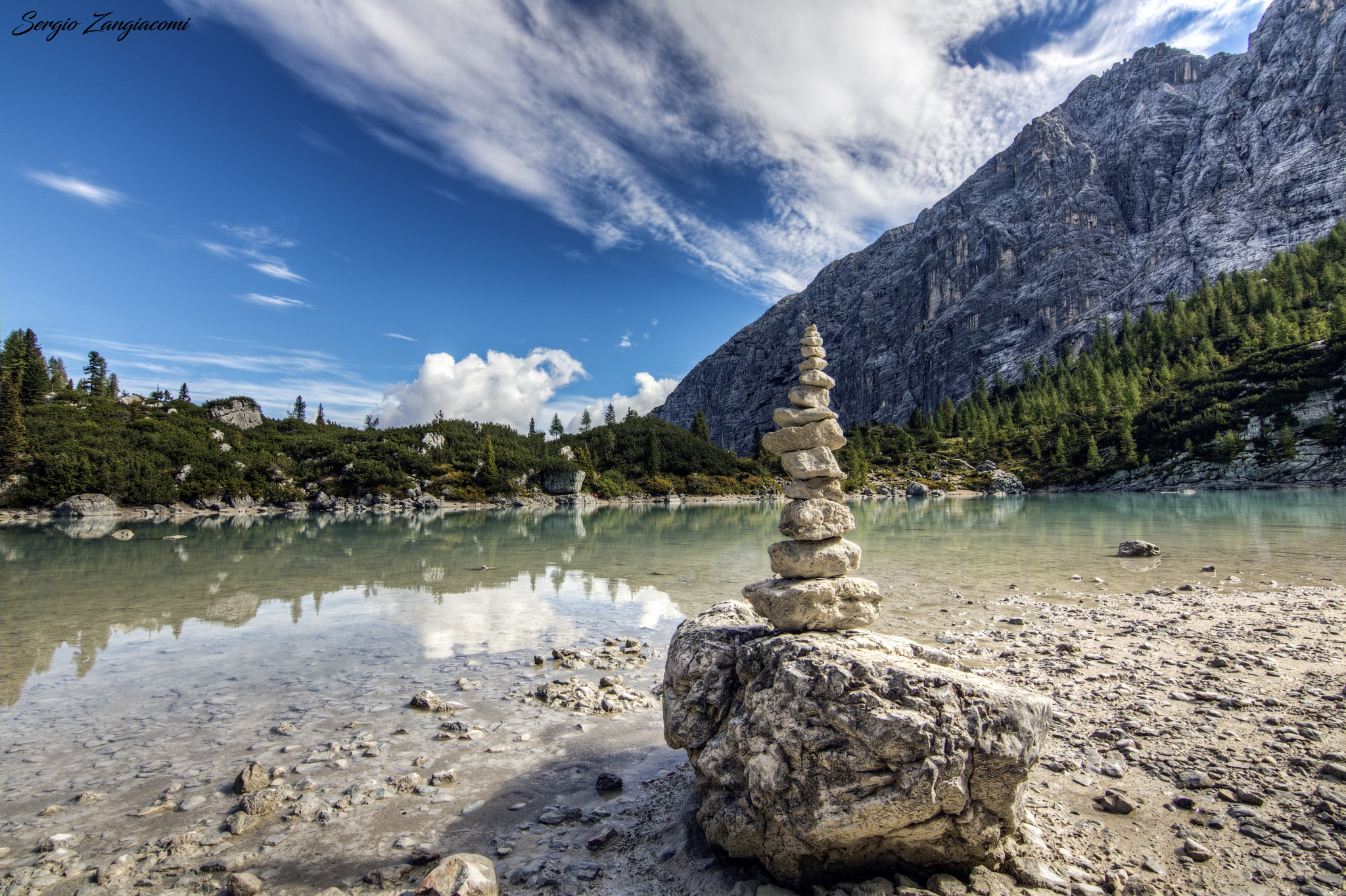 Canon EOS 750D (EOS Rebel T6i / EOS Kiss X8i) sample photo. Tower near the lake photography