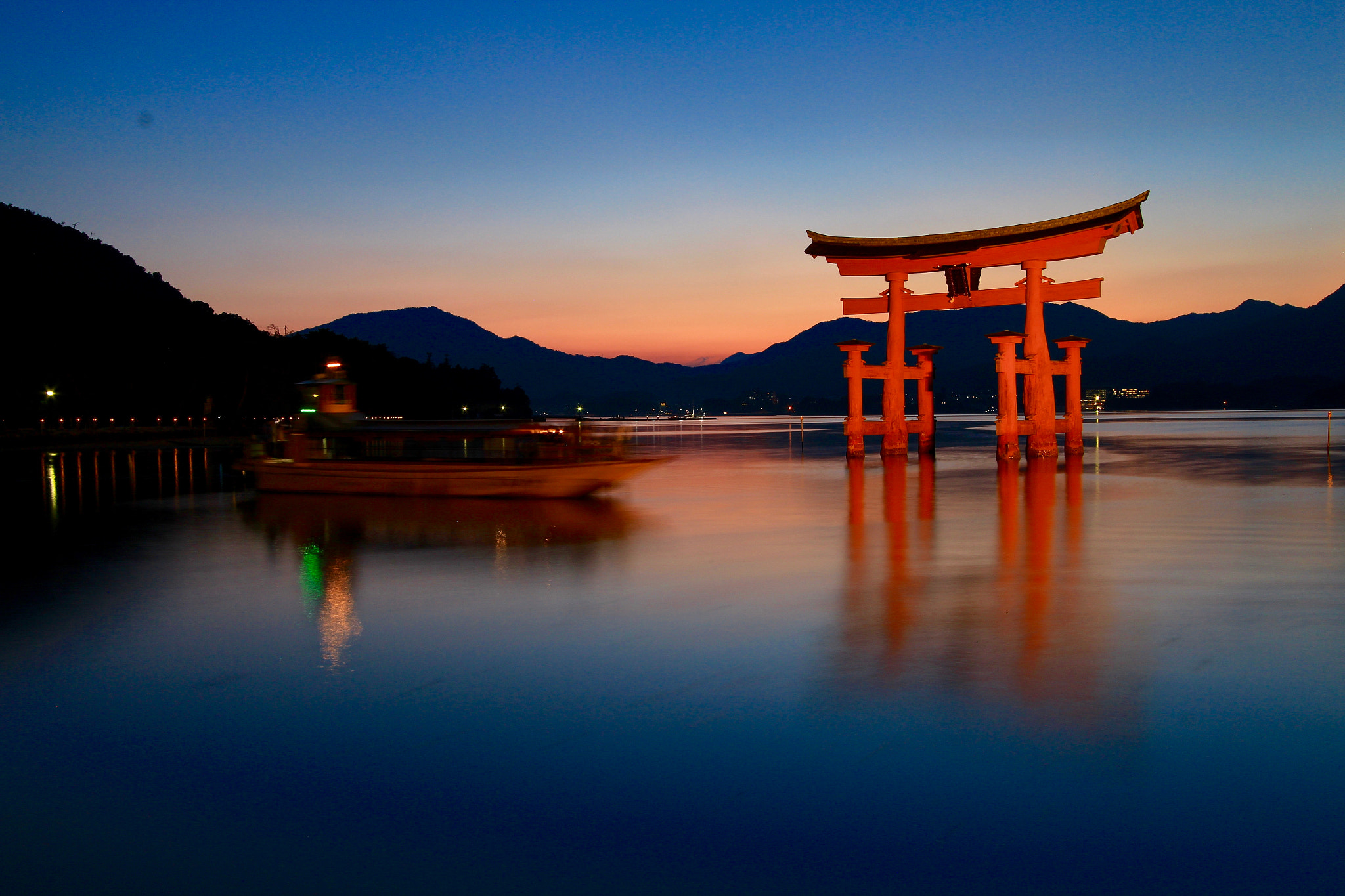 Canon EF-S 10-22mm F3.5-4.5 USM sample photo. Hiroshima photography