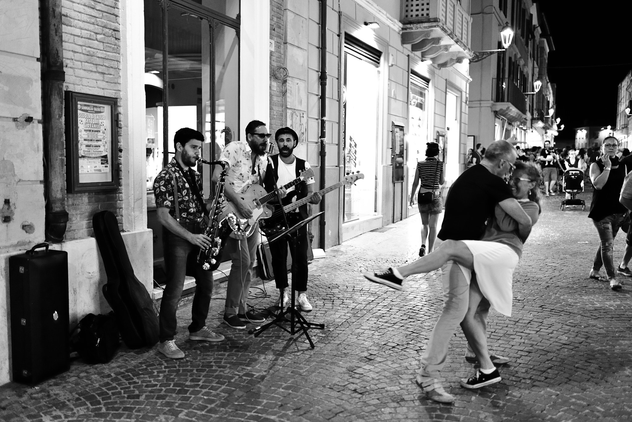 Nikon AF-S Nikkor 35mm F1.8G ED sample photo. Senigallia agosto festa tra i vicoli photography