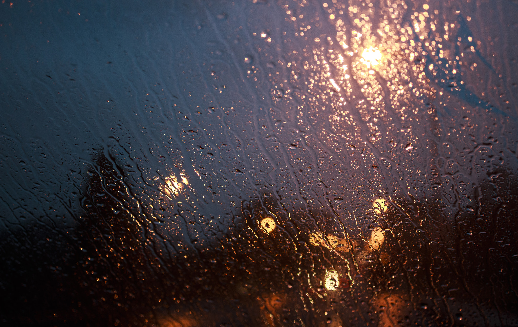 Canon EF 28mm F2.8 IS USM sample photo. Drops and lights photography
