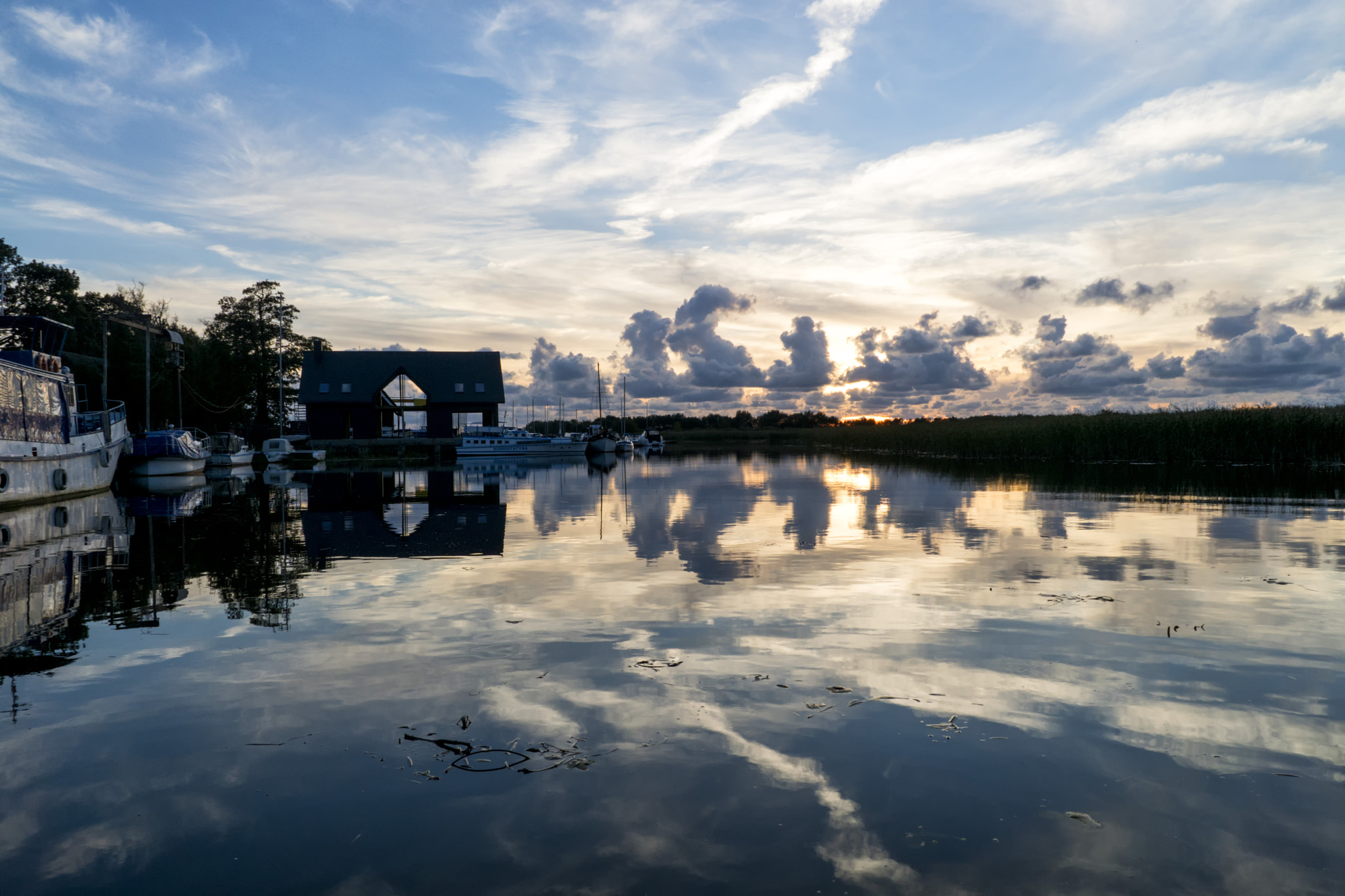 Sony DT 18-200mm F3.5-6.3 sample photo. Sunset in dreverna photography