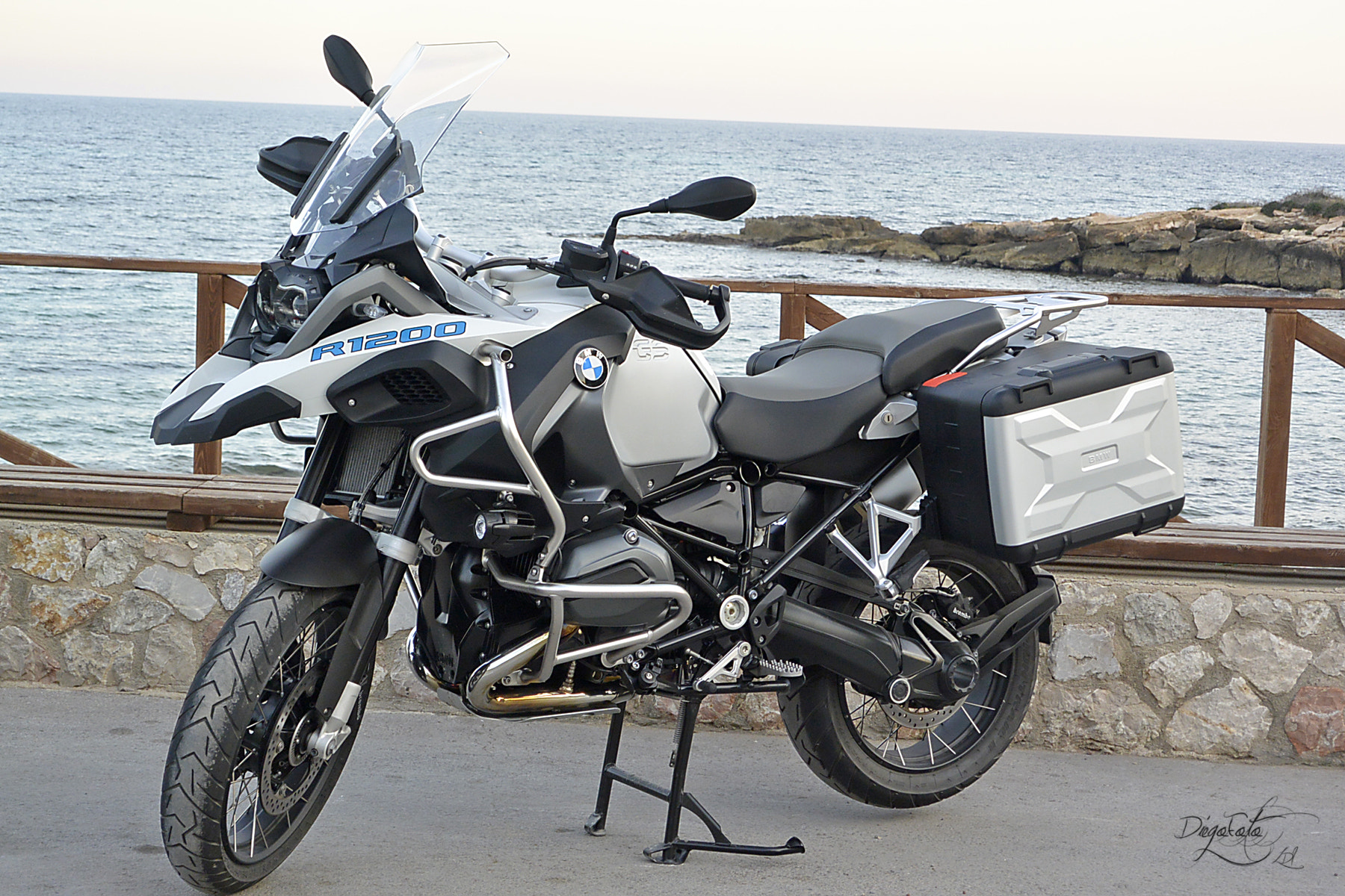 Nikon 1 V2 sample photo. Bmw motorrad r1200gs photography