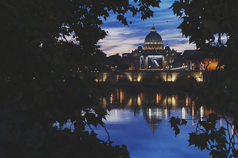 Nikon D300S + Nikon AF-S Nikkor 50mm F1.4G sample photo. Night view of san pietro, rome photography