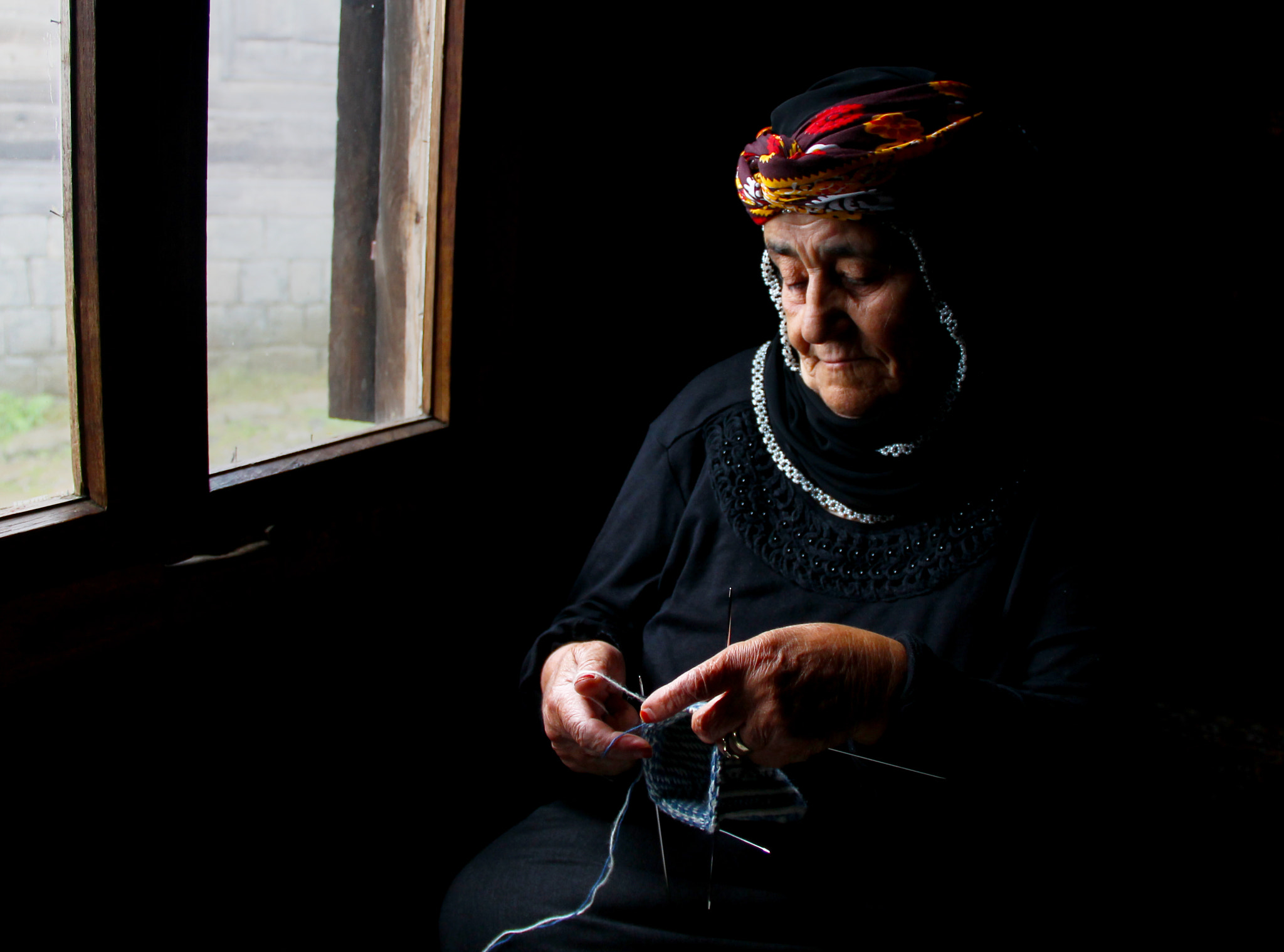 Canon EOS 1100D (EOS Rebel T3 / EOS Kiss X50) sample photo. Old woman... photography