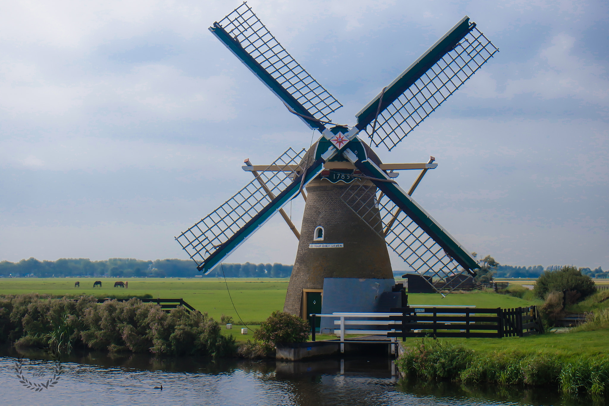 Samsung NX mini sample photo. Windmill photography