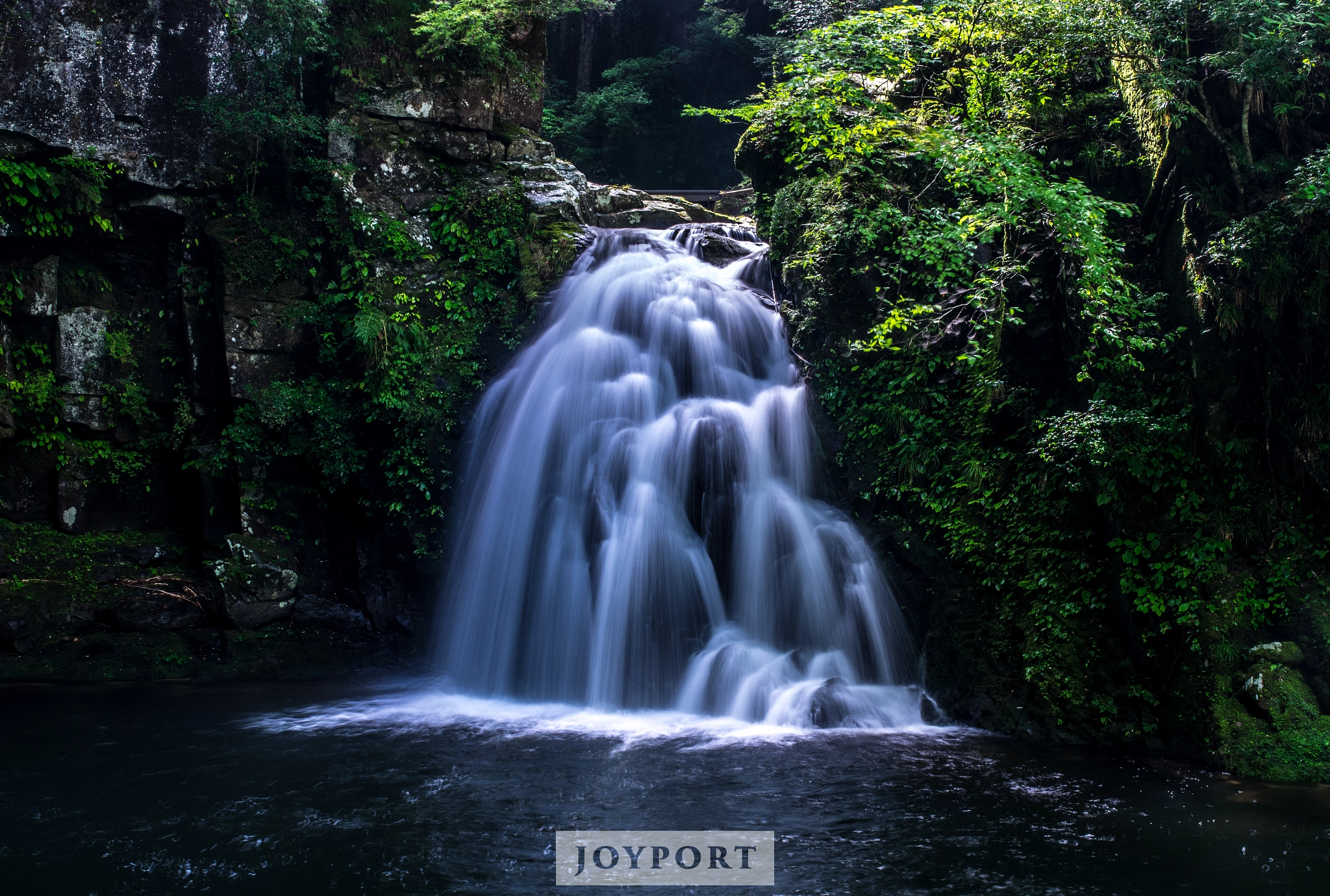 Pentax K-3 + Sigma 35mm F1.4 DG HSM Art sample photo. A waterfall photography