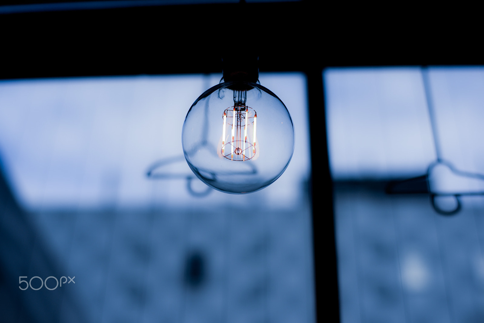 ZEISS Planar T* 50mm F1.4 sample photo. Light bulb photography