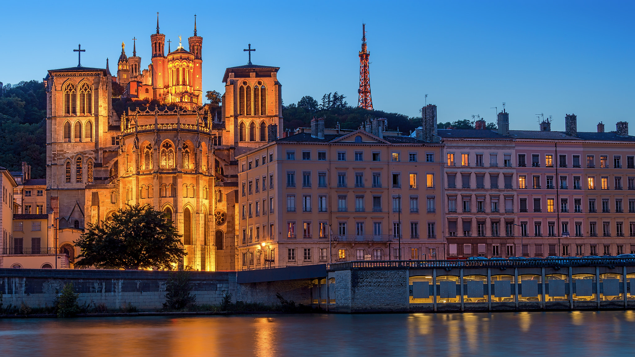 Nikon D4S sample photo. Lyon evening photography