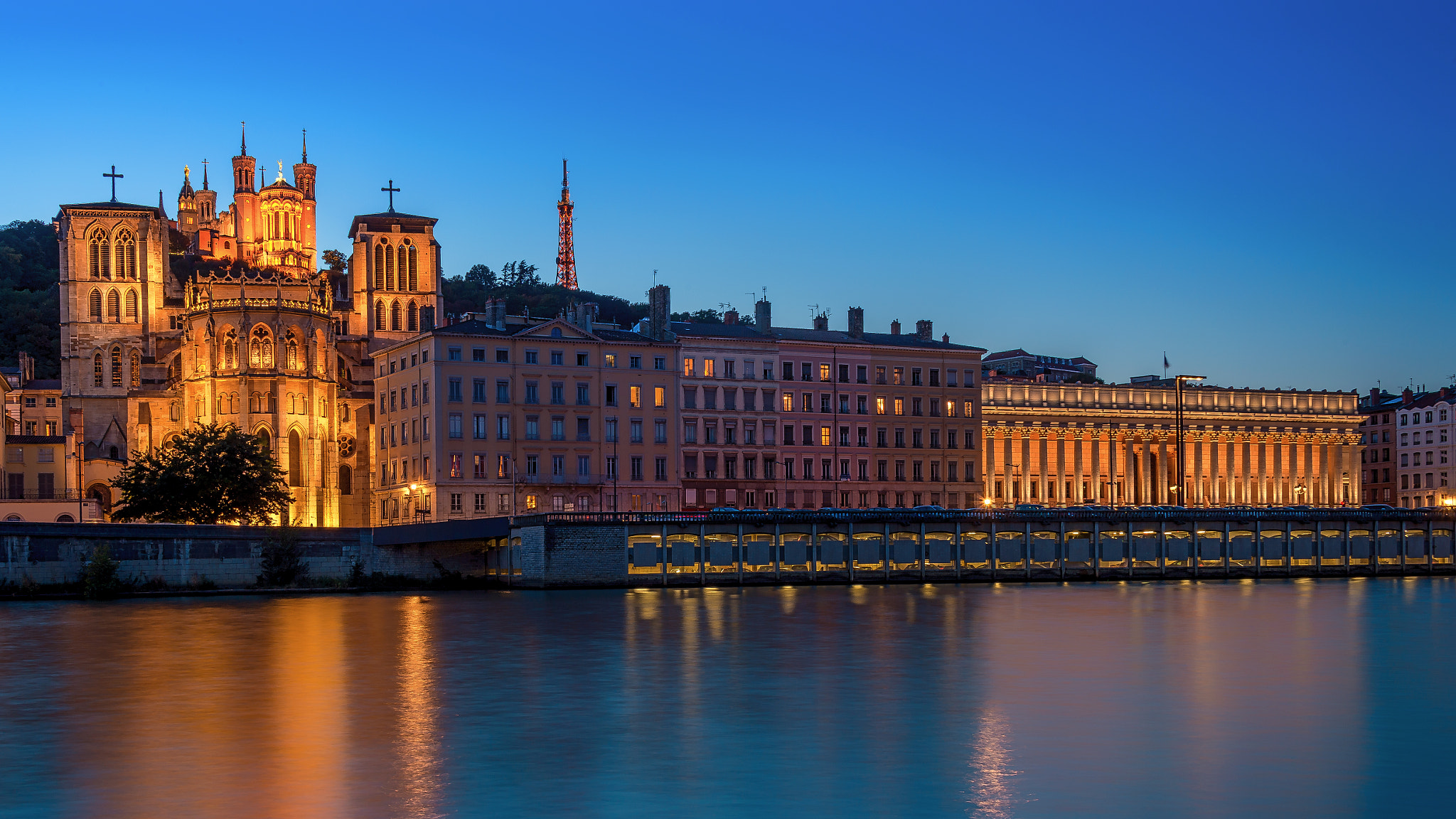Nikon D4S sample photo. Lyon evening photography