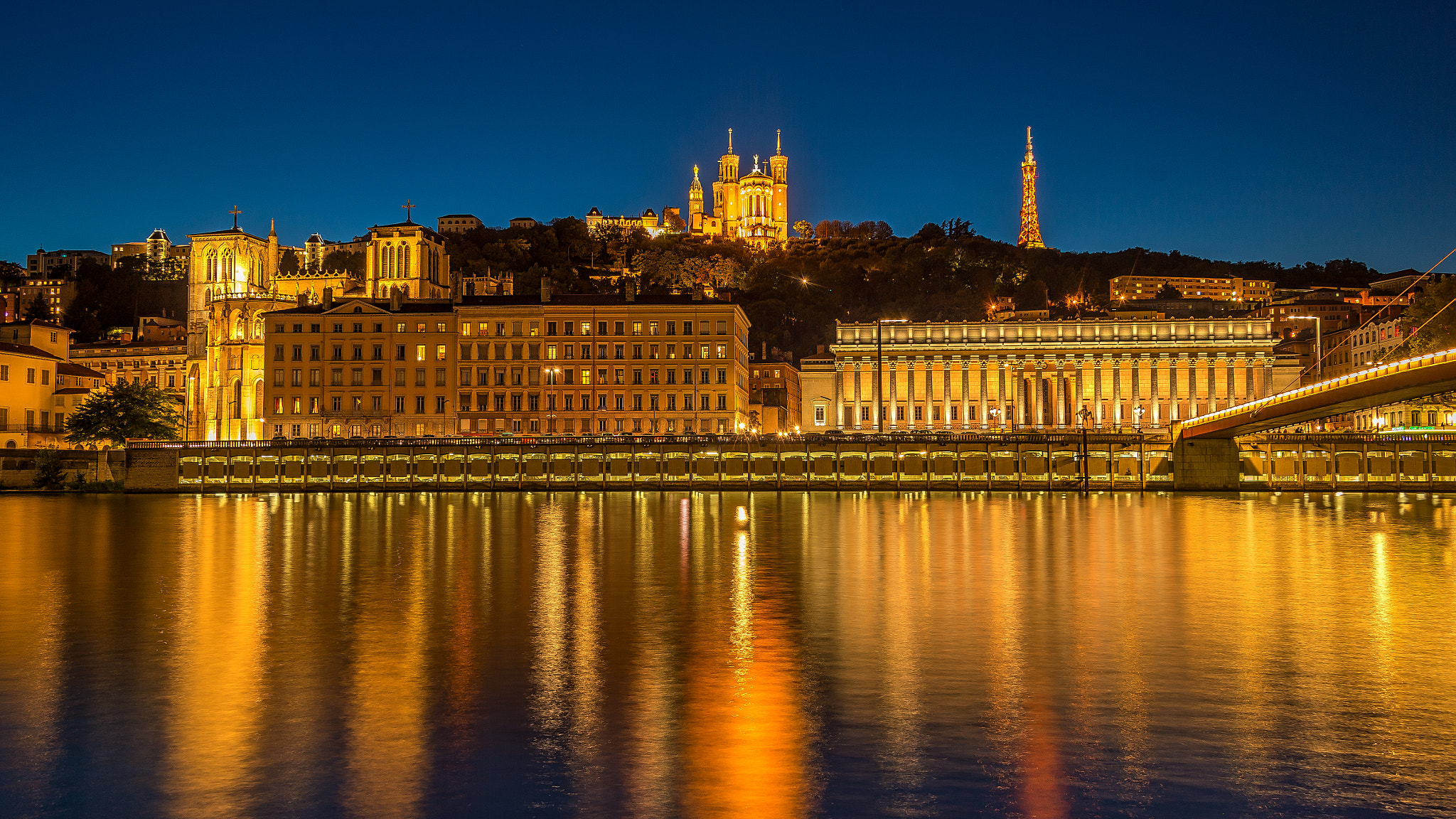 Nikon D4S sample photo. Lyon evening photography