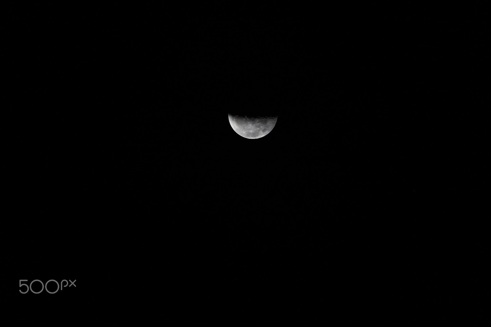 Canon EF-S 55-250mm F4-5.6 IS STM sample photo. Moon photography
