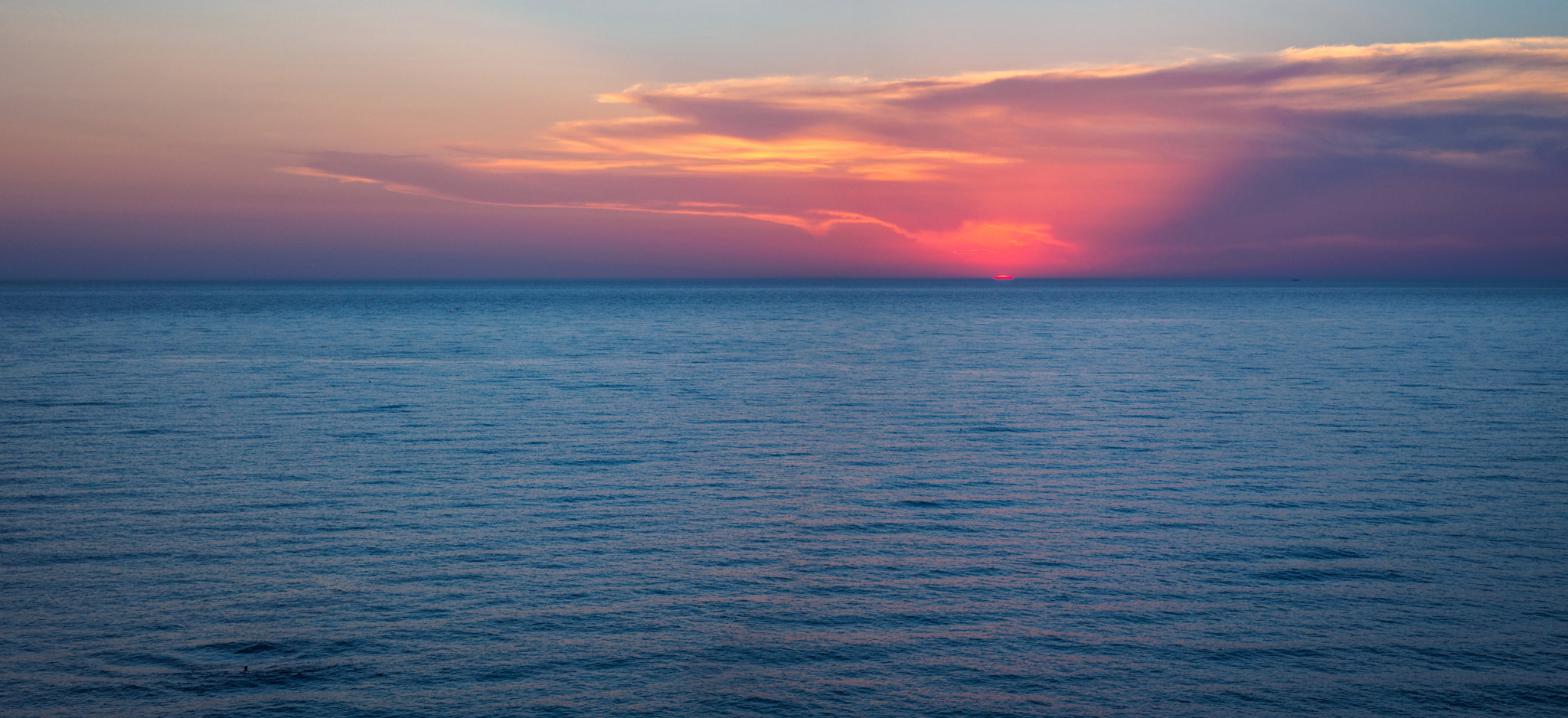 LUMIX G VARIO 14-42/F3.5-5.6 II sample photo. Sun goes down photography