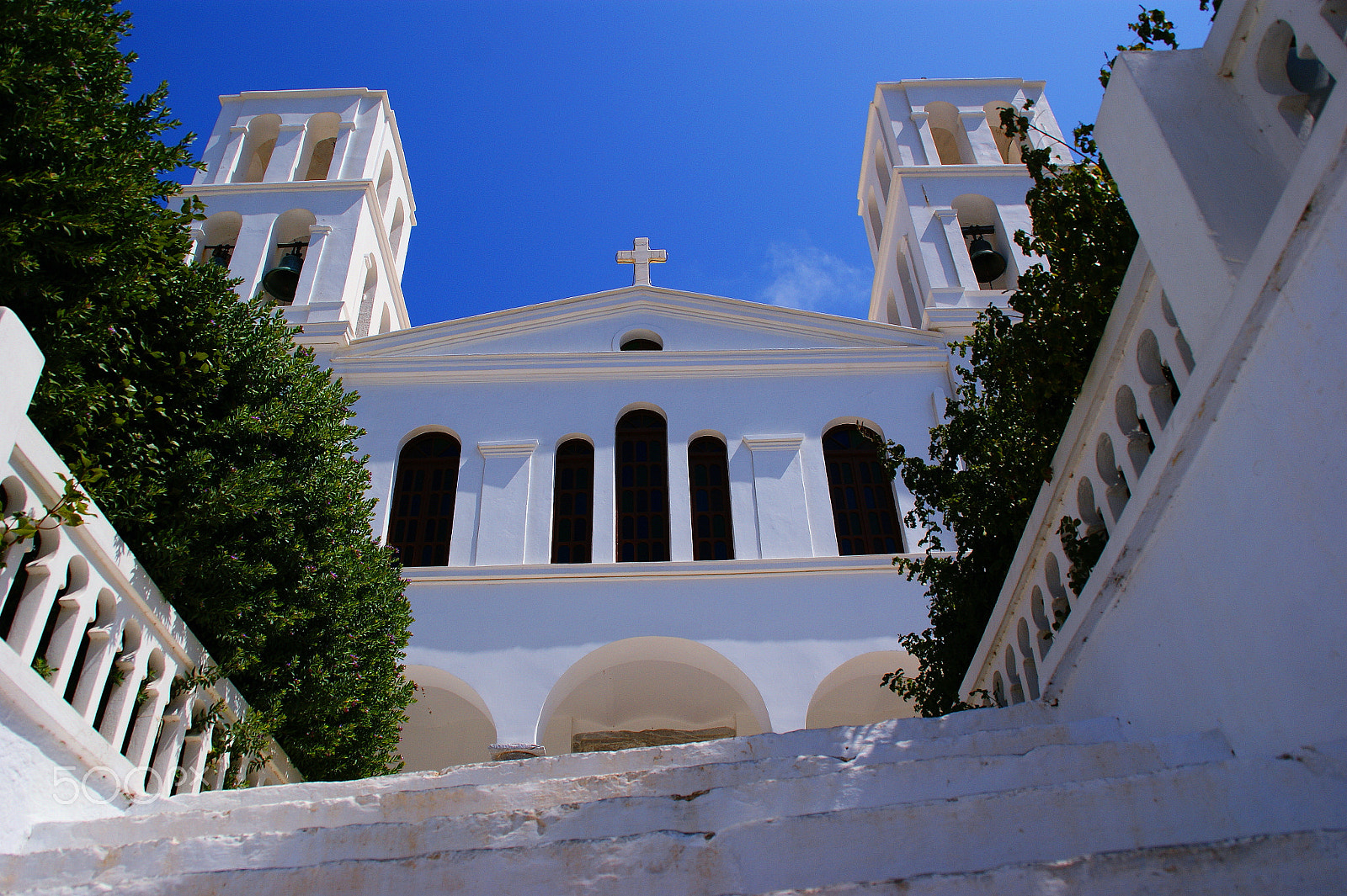Sony DT 18-200mm F3.5-6.3 sample photo. White cross photography
