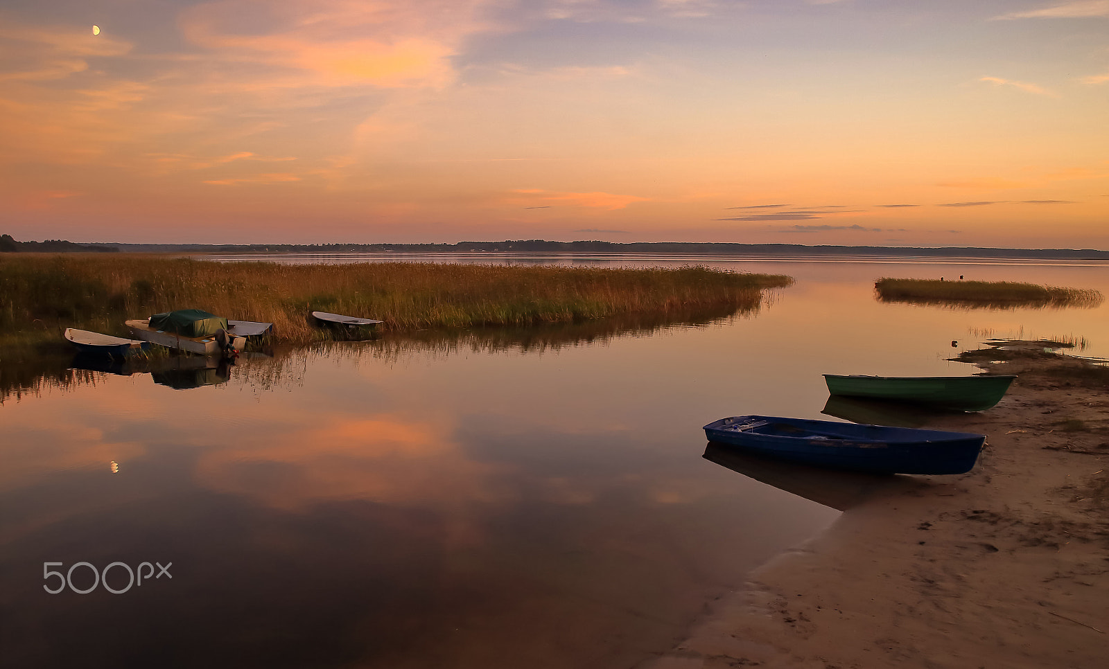 Canon EOS 6D + Canon EF 28-80mm f/2.8-4L sample photo. Evening landscape on the lake photography