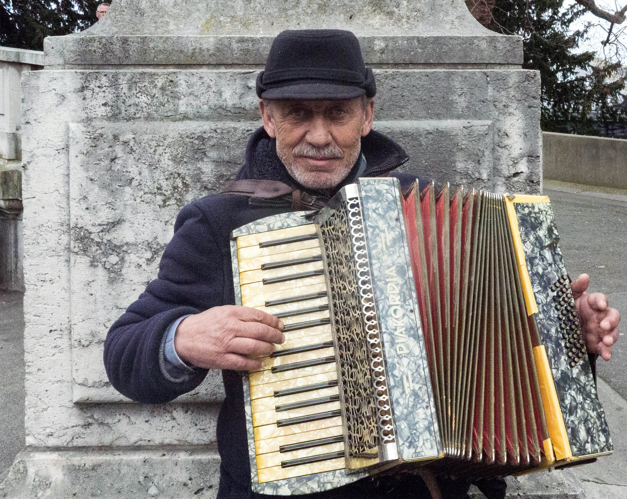 Panasonic Lumix DMC-GF6 sample photo. Paris accordion photography