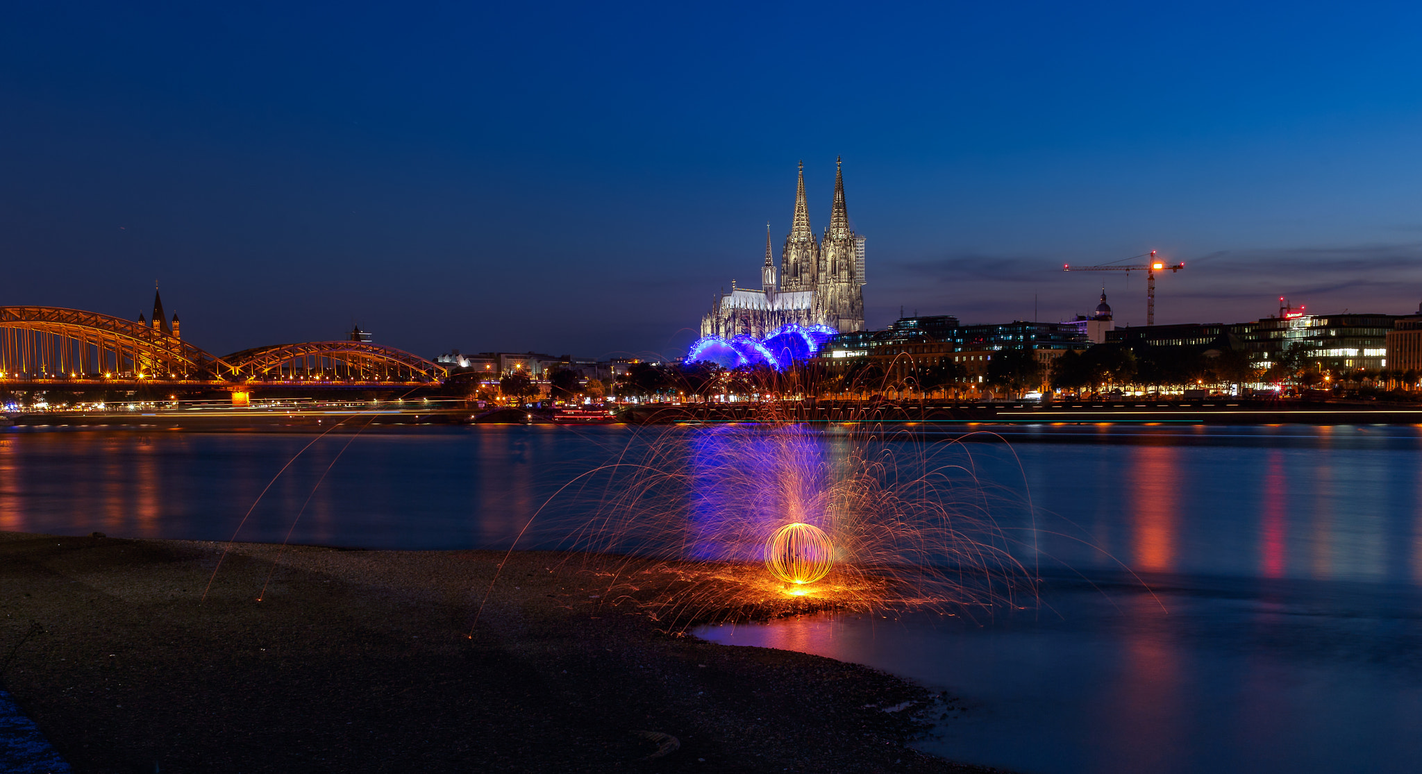 Canon EF 28mm F2.8 IS USM sample photo. Cologne cathedral photography