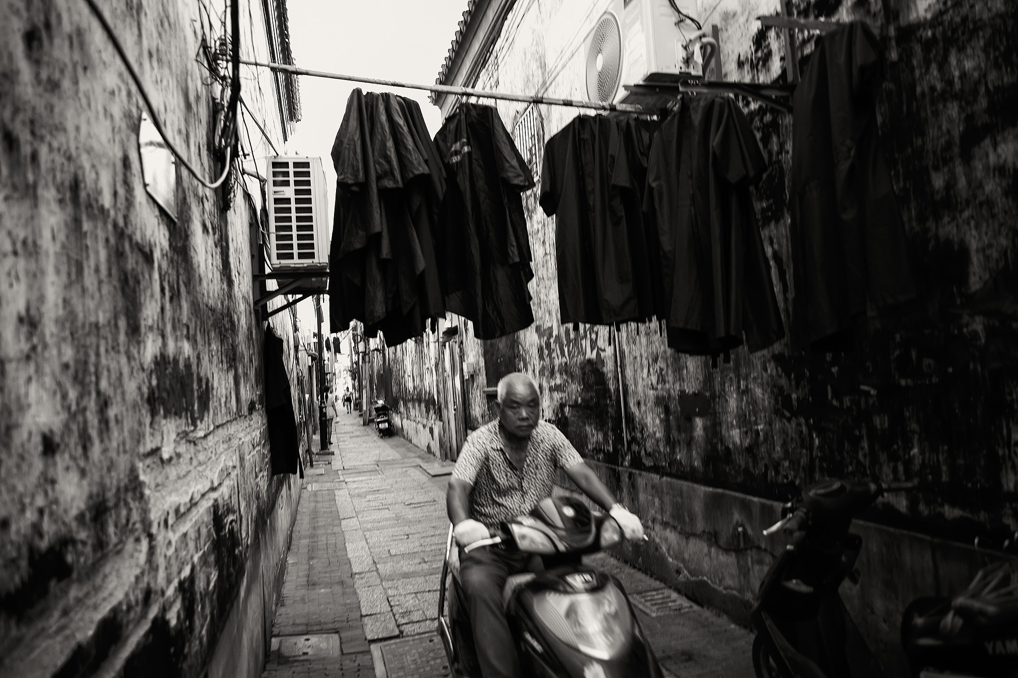 Elmarit-M 1:2.8/24 ASPH. sample photo. Keep calm and take b&w pictures. photography