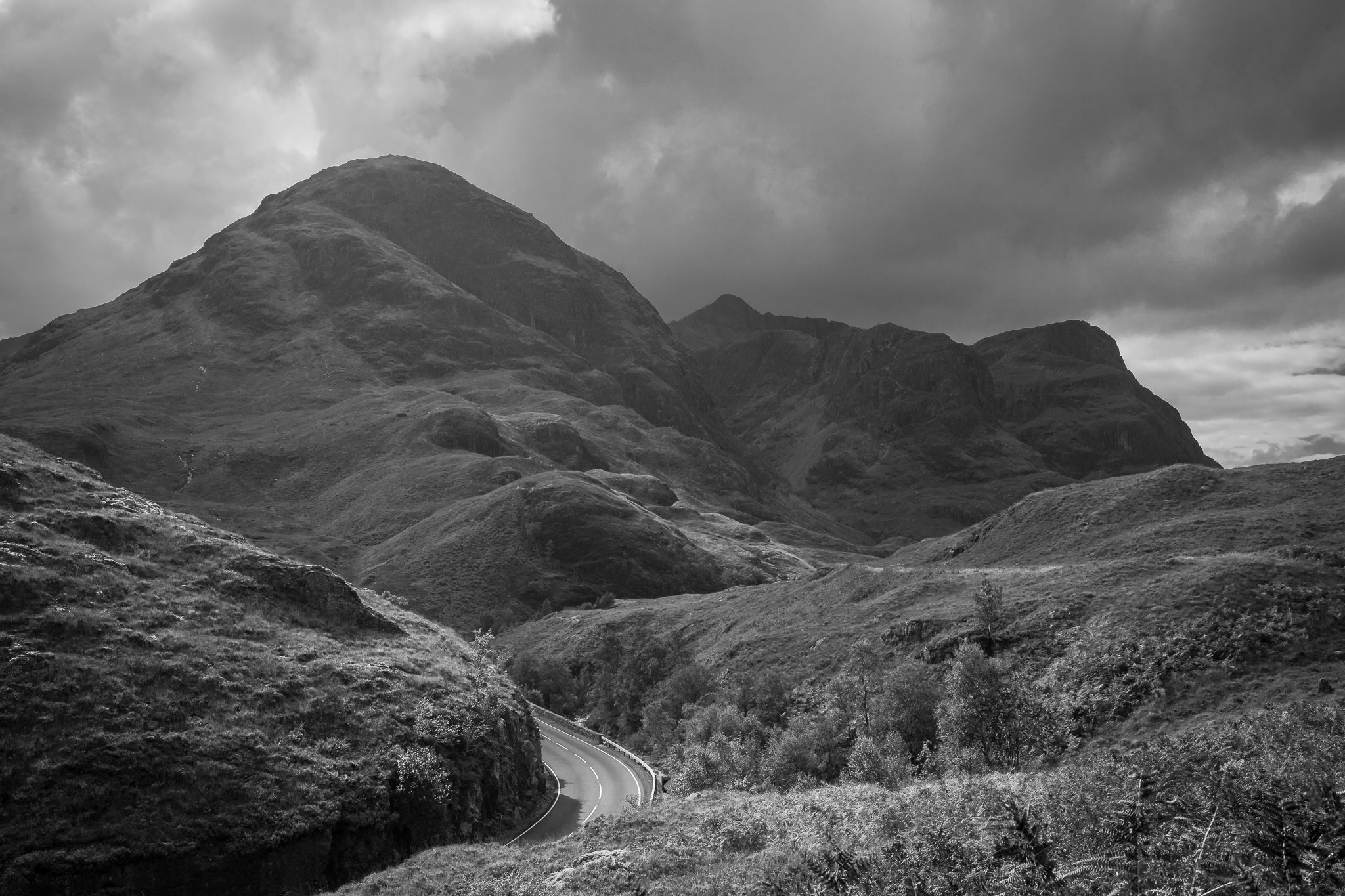 Sony a7 II + Canon EF 16-35mm F4L IS USM sample photo. -the mountain road- photography