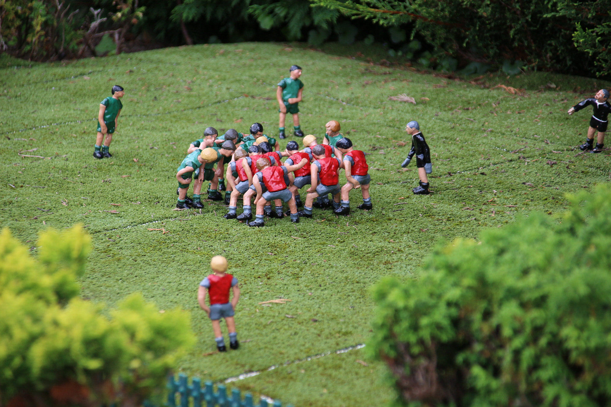 Canon EOS 100D (EOS Rebel SL1 / EOS Kiss X7) + Canon TS-E 90mm F2.8 Tilt-Shift sample photo. Rugby photography