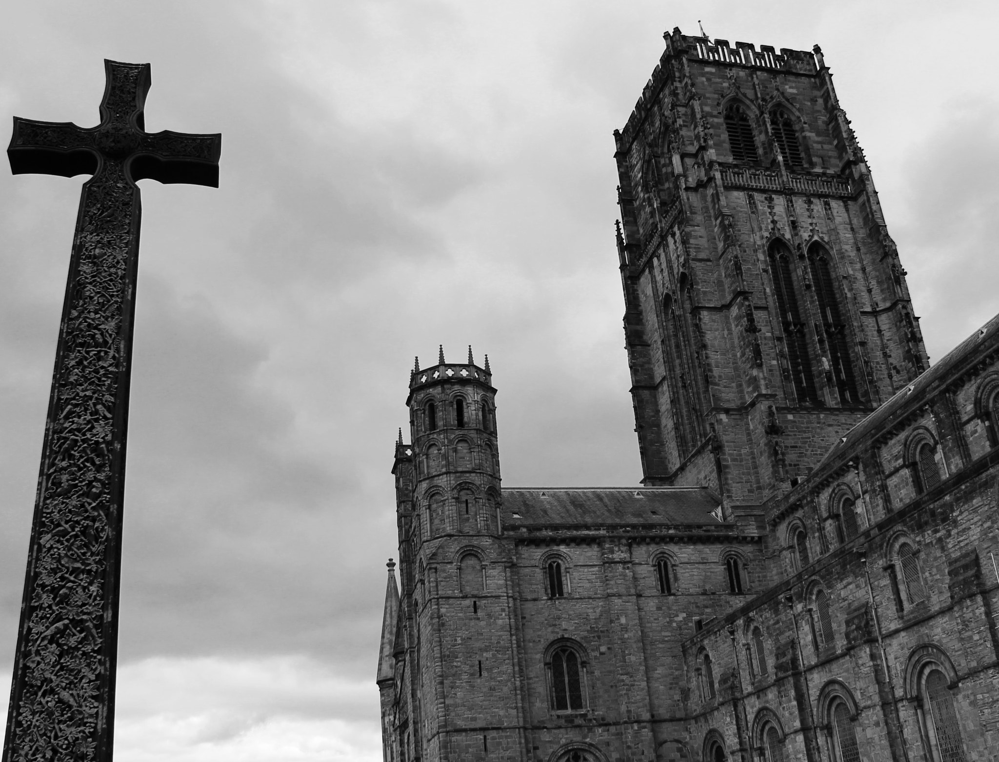 Canon EOS 1100D (EOS Rebel T3 / EOS Kiss X50) + Canon EF-S 18-55mm F3.5-5.6 III sample photo. Durham cathedral photography