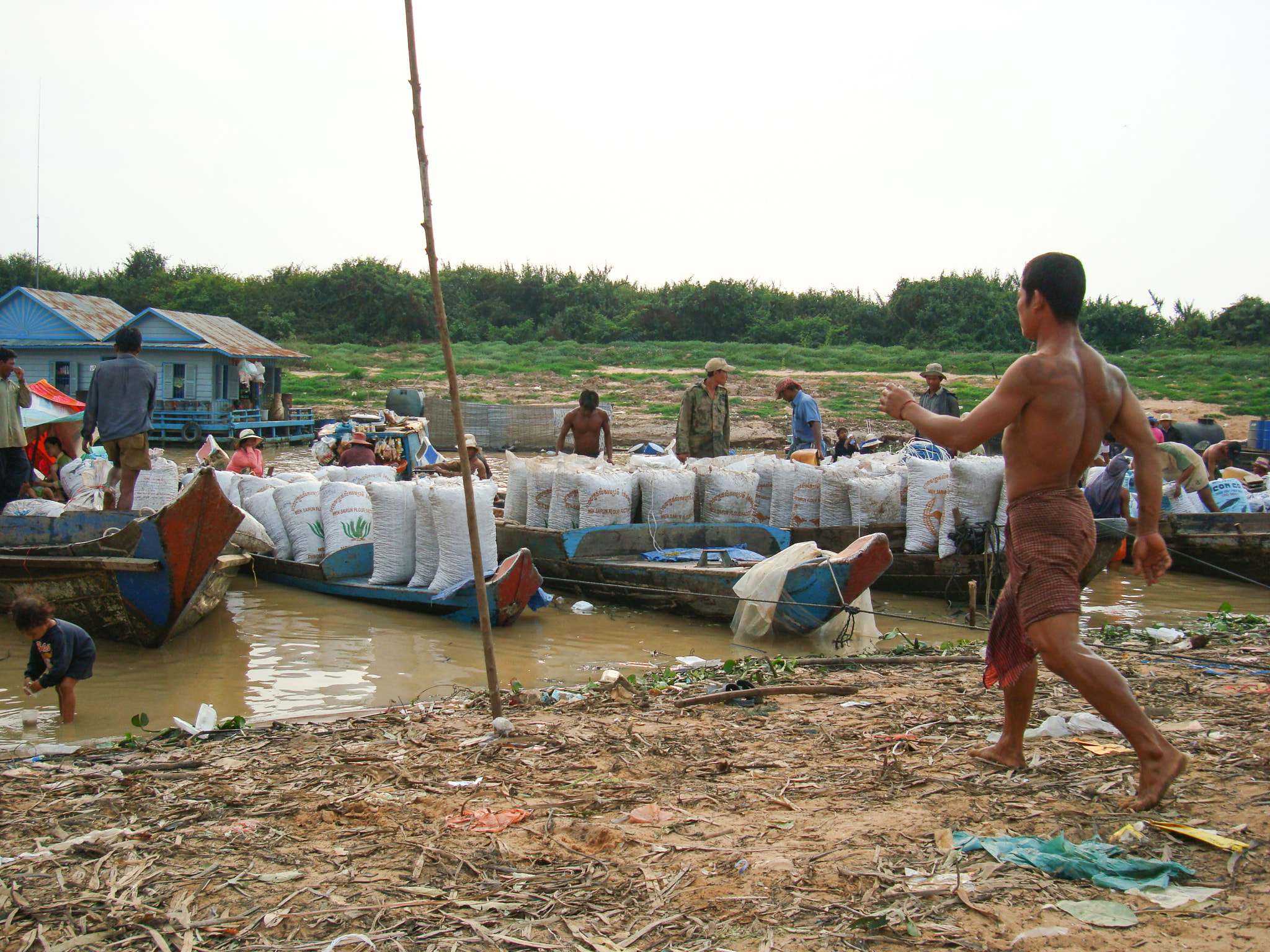 Sony DSC-W200 sample photo. Tonle sap worker photography