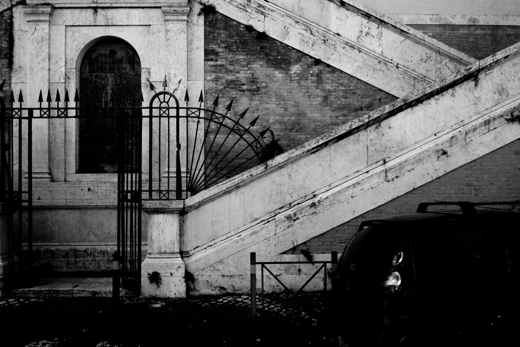 Fujifilm X-E2 + Fujifilm XF 18mm F2 R sample photo. Stairs photography
