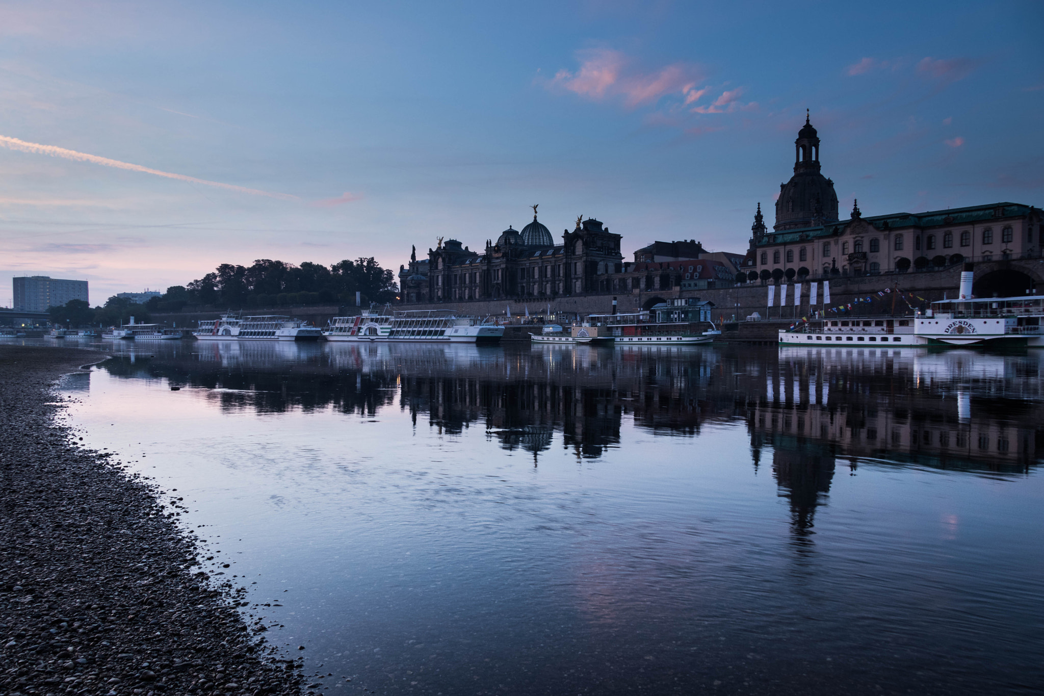 Canon EOS 80D + Canon EF-S 17-85mm F4-5.6 IS USM sample photo. Break of dawn in dresden ii photography