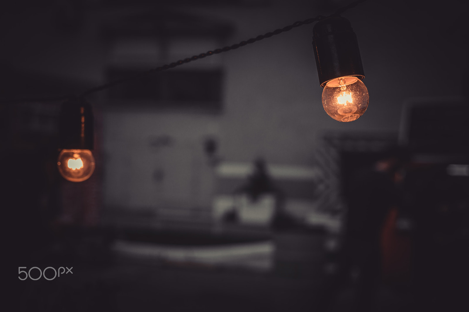 Sony a7R II + Sony 50mm F1.4 sample photo. Just a few lamps photography