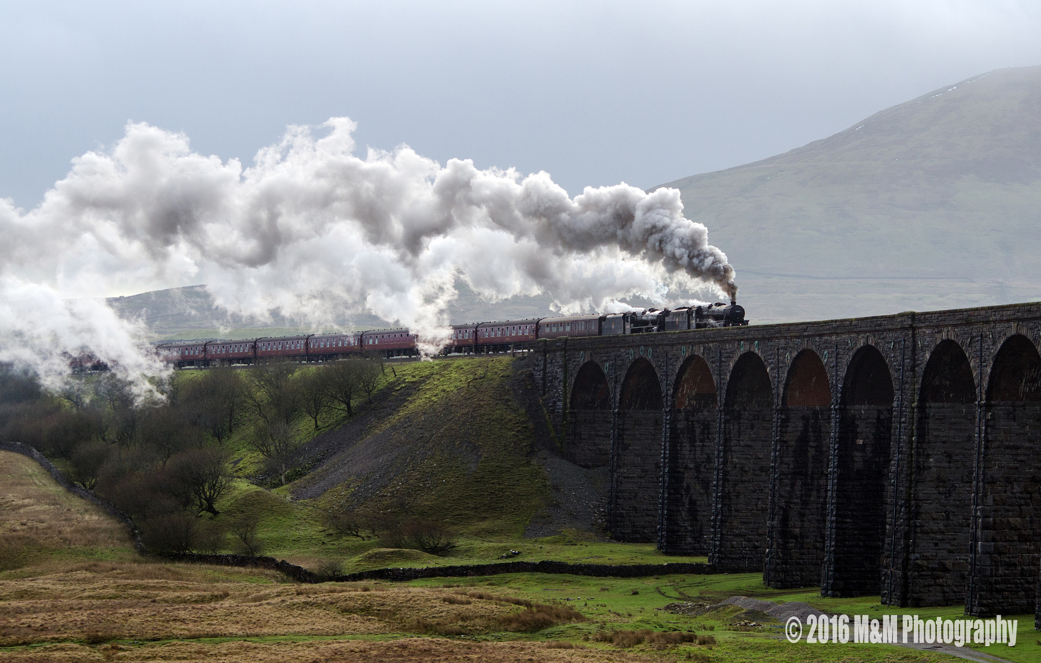 Nikon D7000 + AF Nikkor 70-210mm f/4-5.6 sample photo. Steaming over ribblehead photography